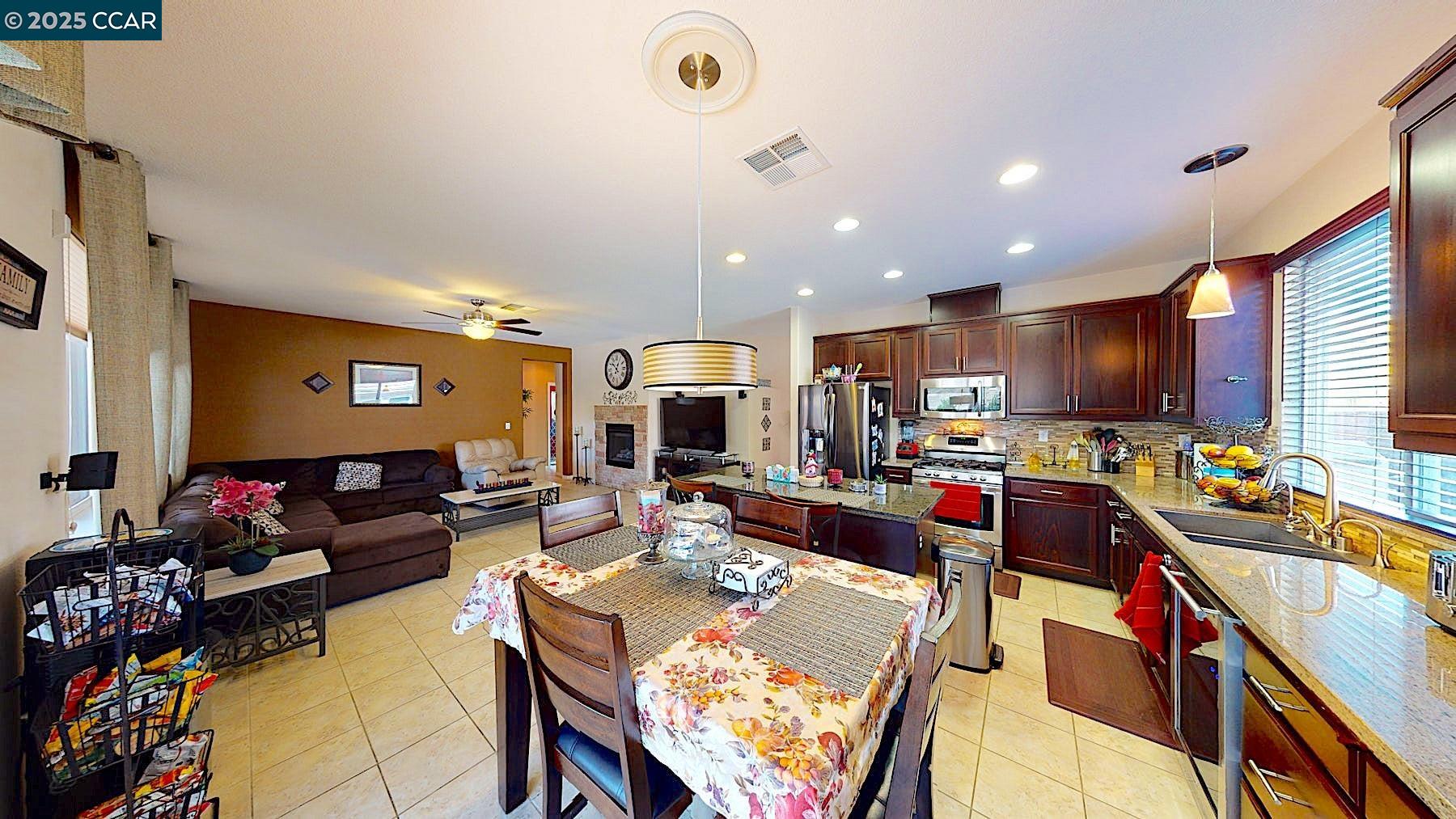 Detail Gallery Image 13 of 40 For 3685 Mallard Ct, Antioch,  CA 94509 - 5 Beds | 3 Baths
