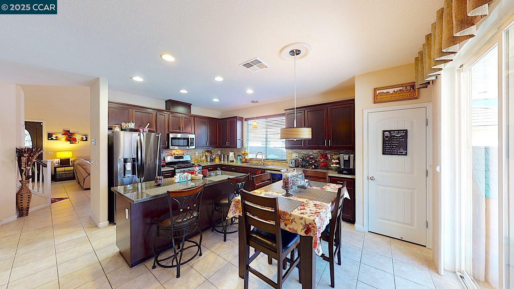Detail Gallery Image 14 of 40 For 3685 Mallard Ct, Antioch,  CA 94509 - 5 Beds | 3 Baths