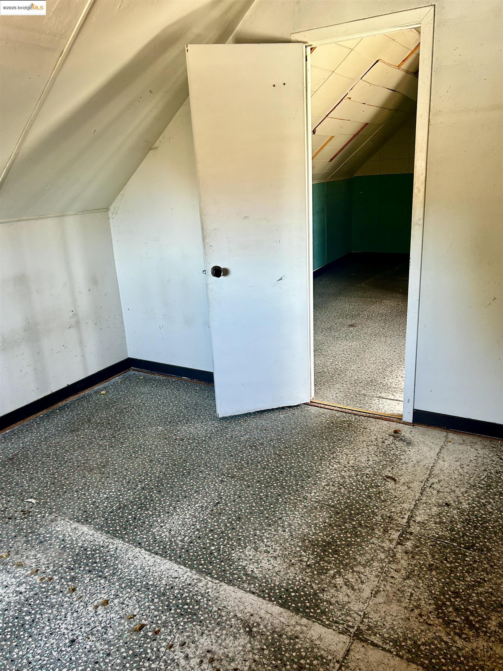 Detail Gallery Image 27 of 41 For 3809 Solano Ave, Richmond,  CA 94805 - 3 Beds | 1/1 Baths