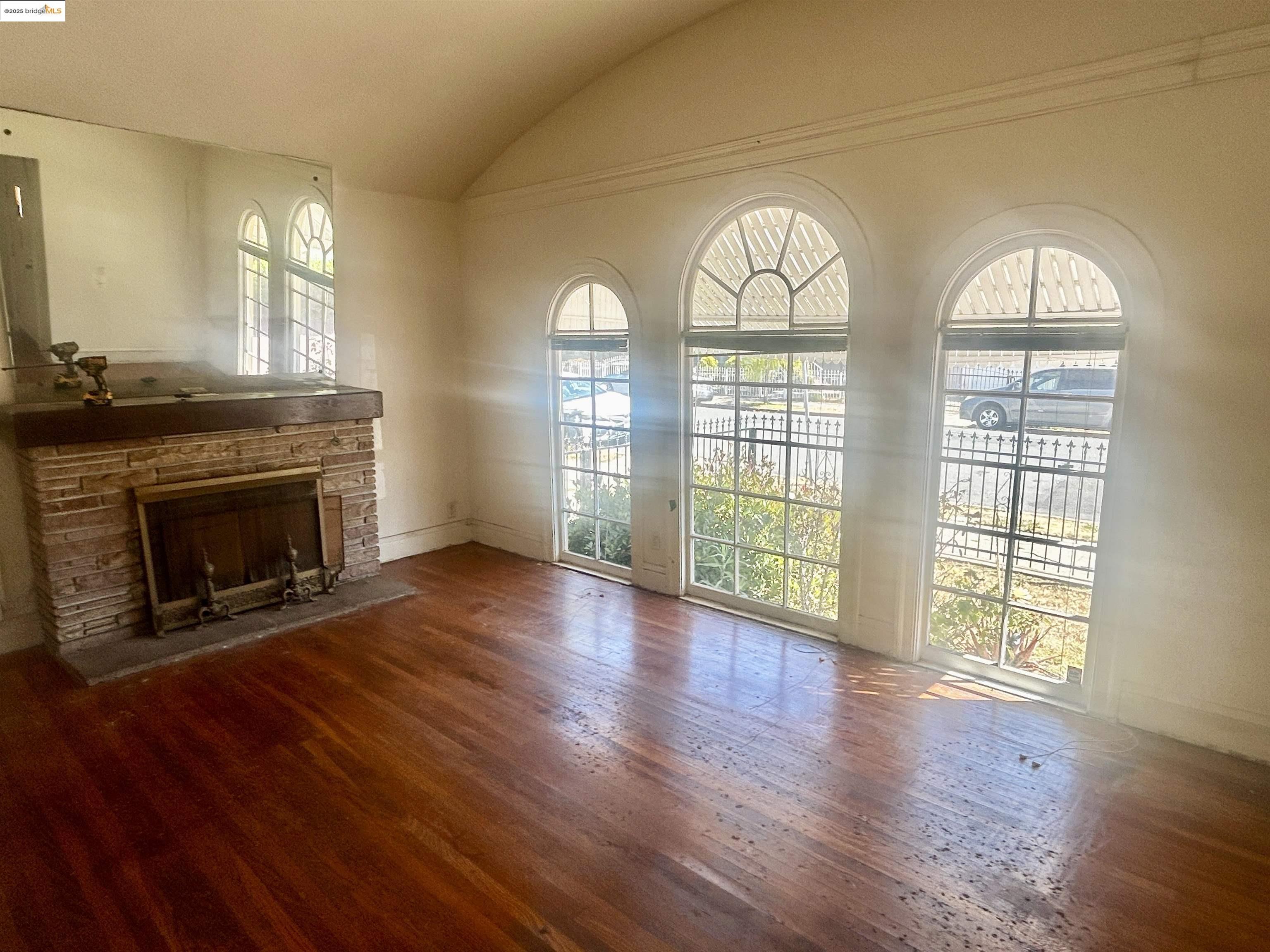 Detail Gallery Image 5 of 41 For 3809 Solano Ave, Richmond,  CA 94805 - 3 Beds | 1/1 Baths
