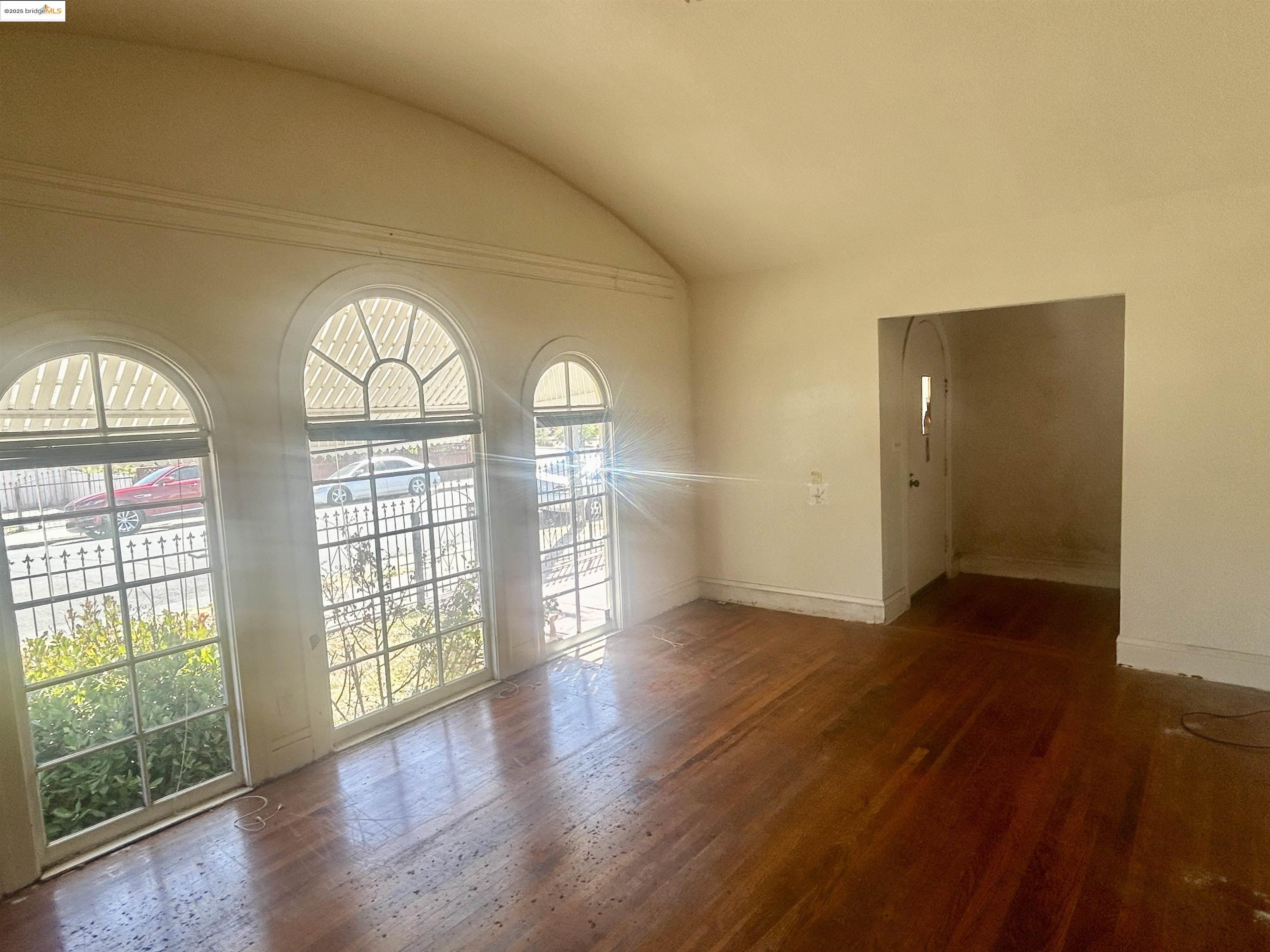 Detail Gallery Image 6 of 41 For 3809 Solano Ave, Richmond,  CA 94805 - 3 Beds | 1/1 Baths