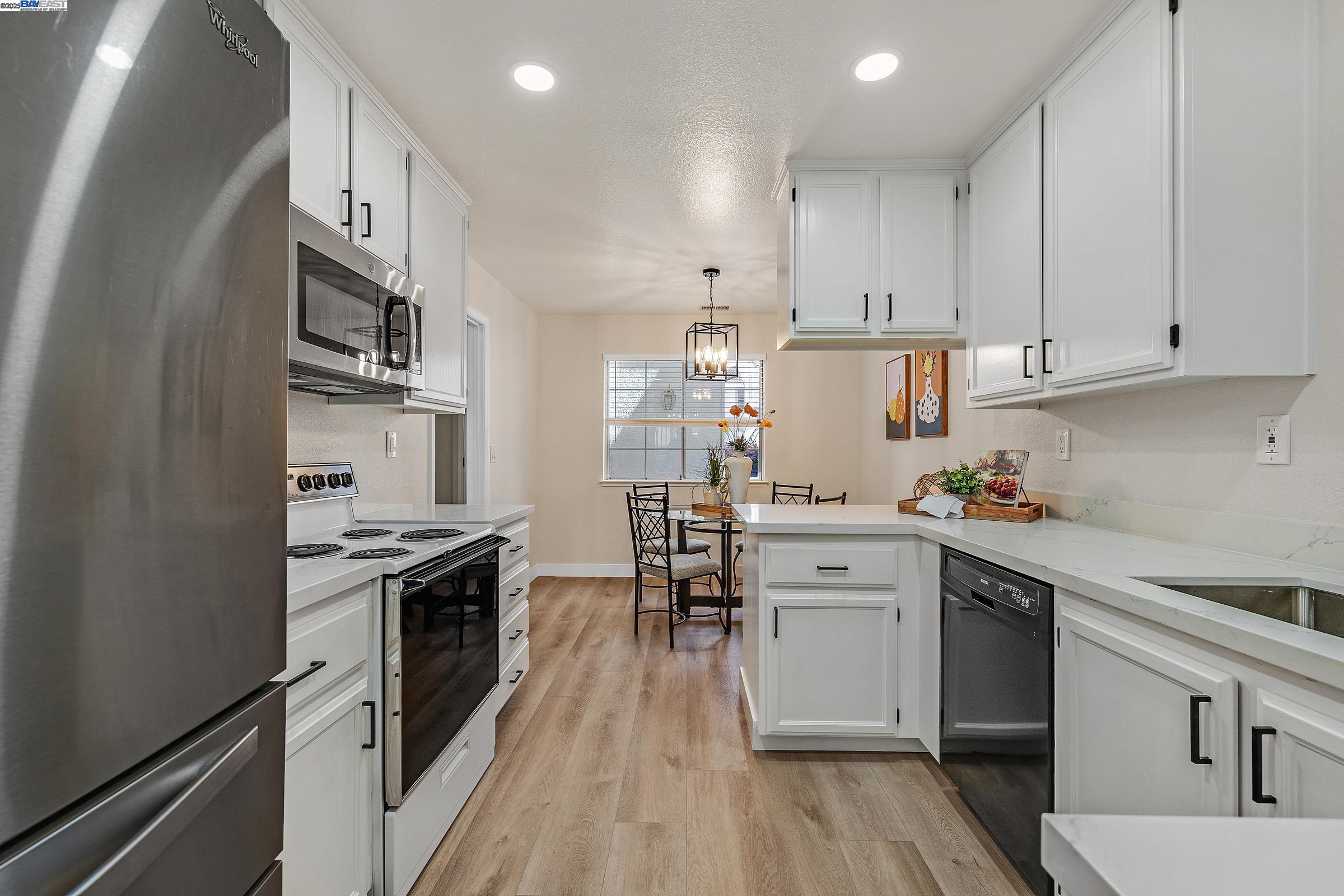 Photo #5: 41107108 Listing 