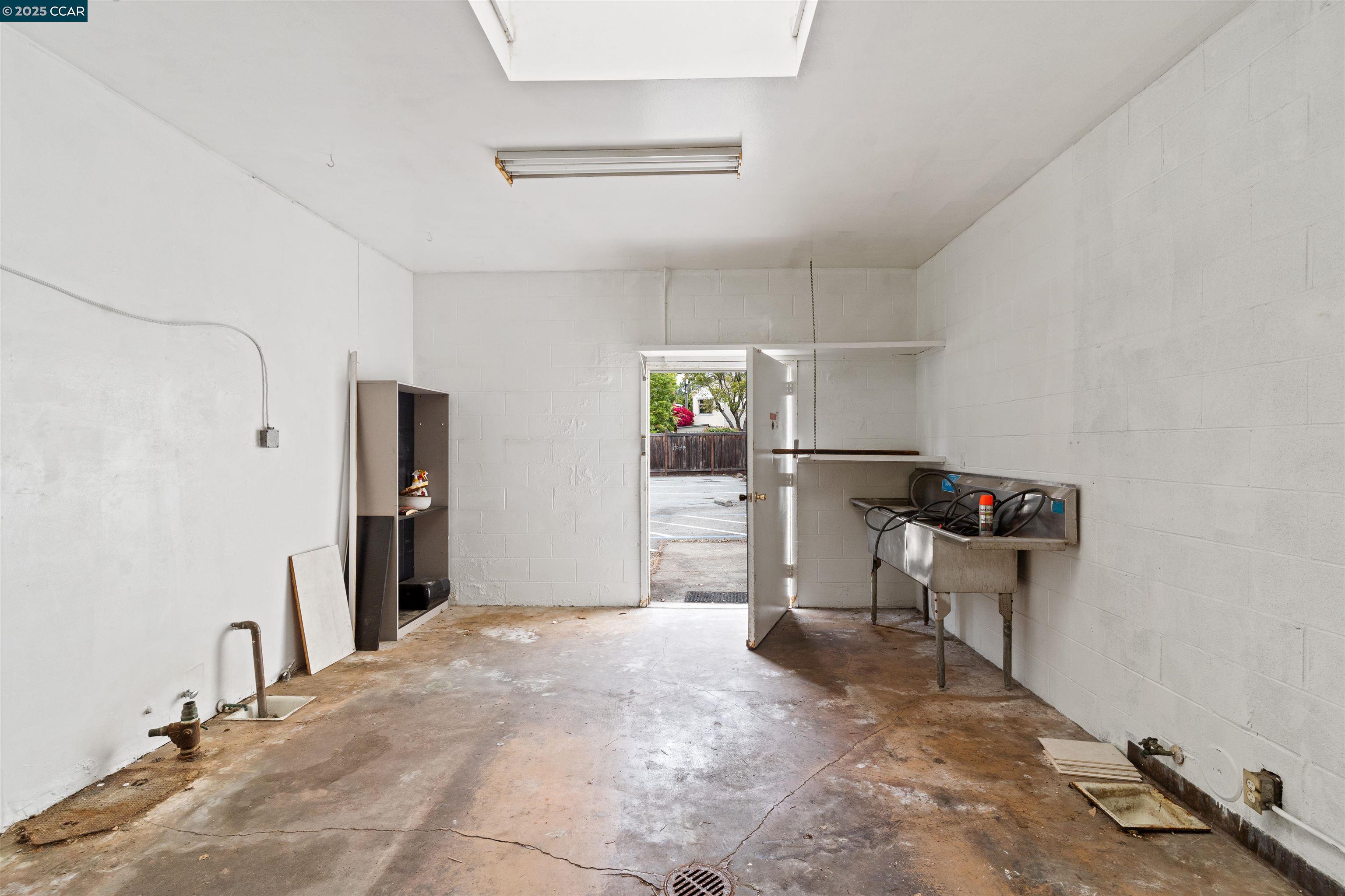Detail Gallery Image 22 of 25 For , Albany,  CA 94706-1126 - – Beds | – Baths