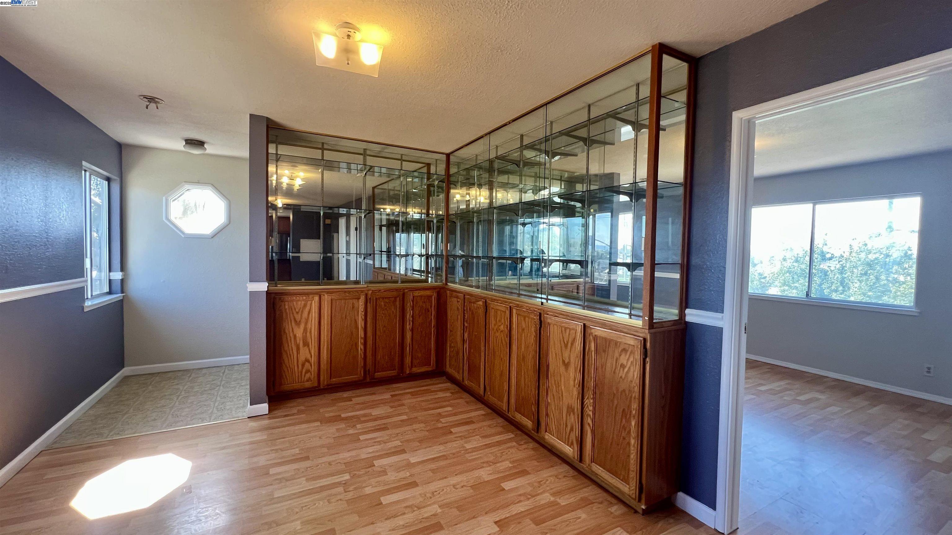 Detail Gallery Image 31 of 58 For 1950 Randy St, San Leandro,  CA 94579 - 5 Beds | 3 Baths