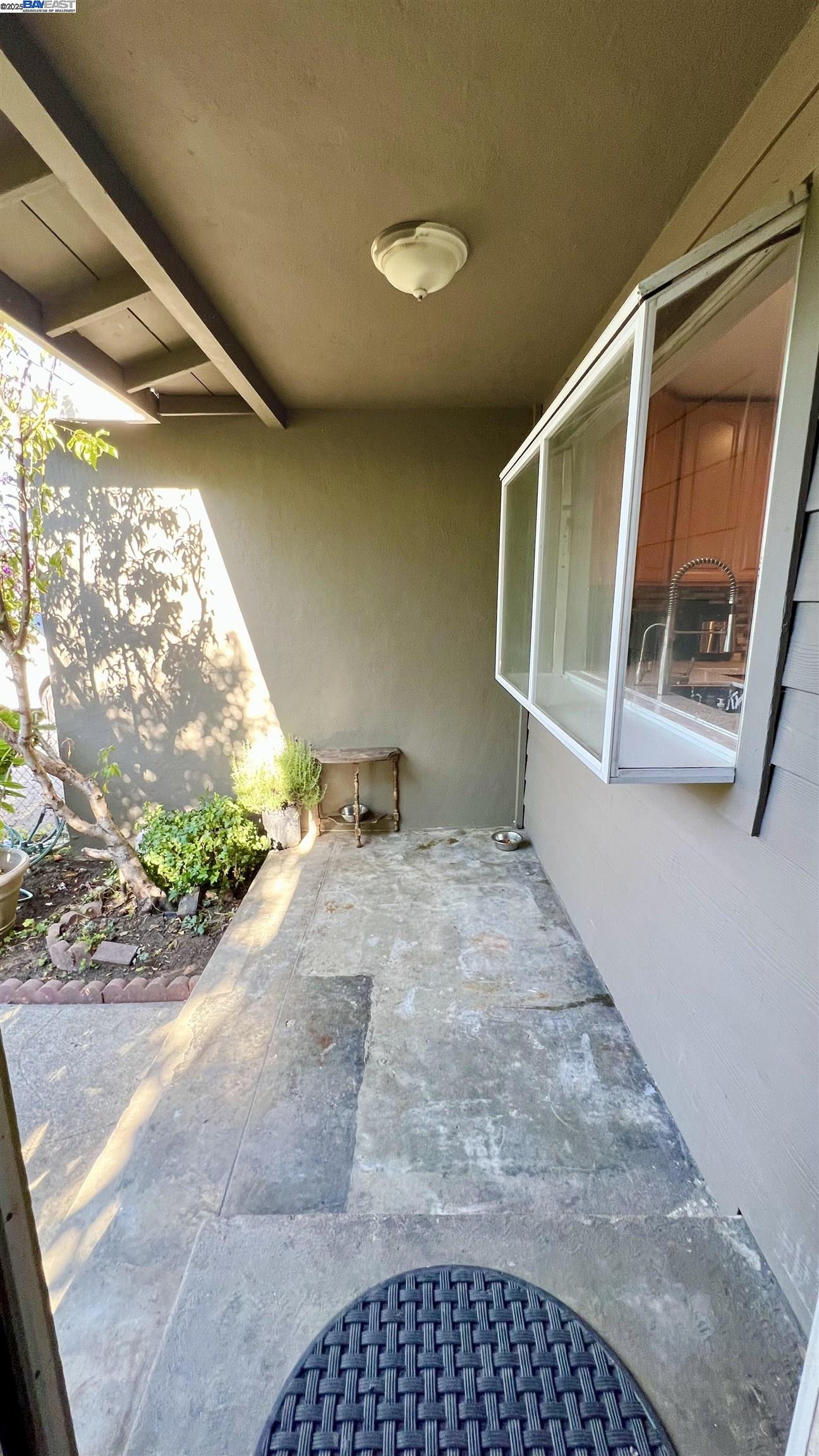 Detail Gallery Image 7 of 58 For 1950 Randy St, San Leandro,  CA 94579 - 5 Beds | 3 Baths
