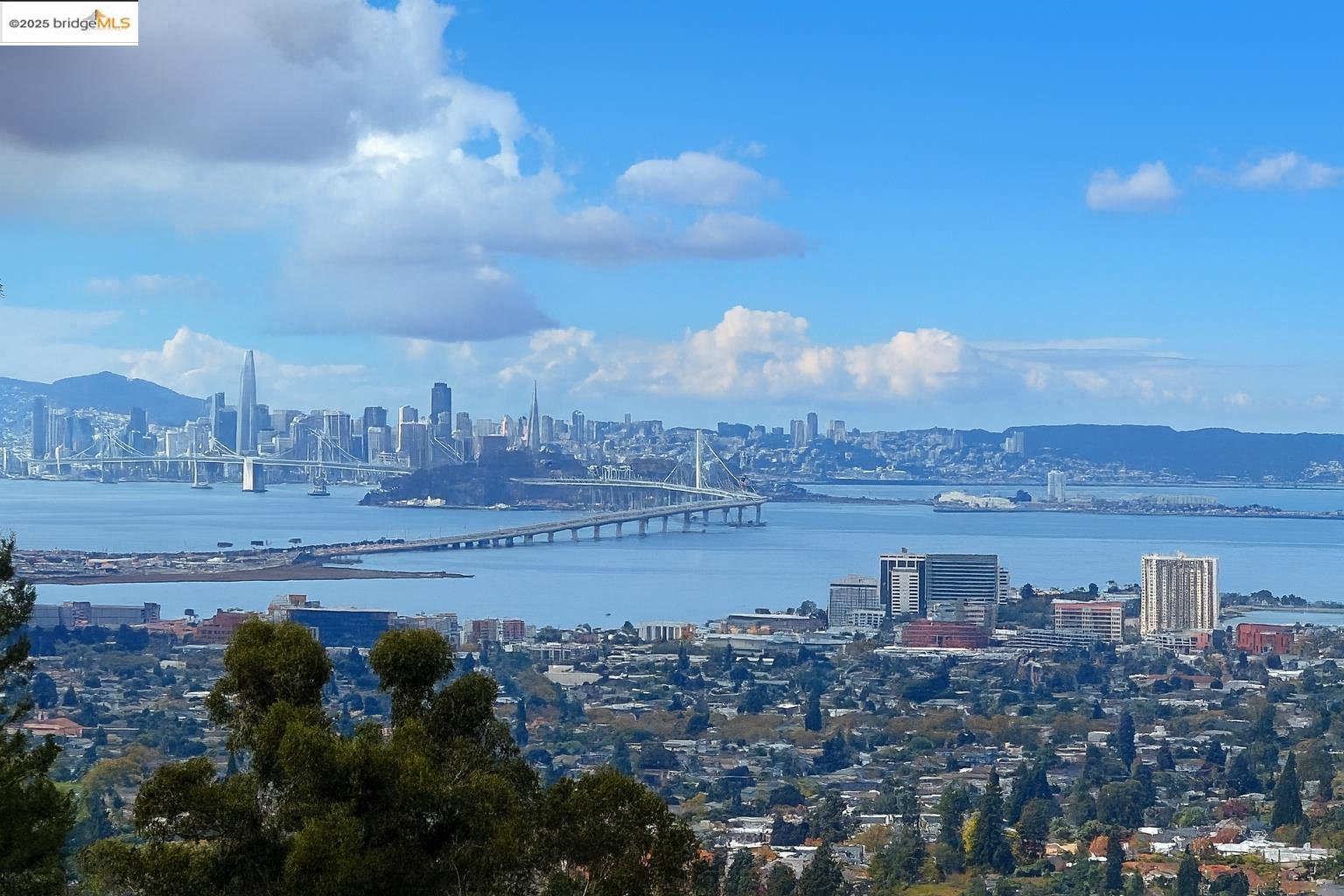 Detail Gallery Image 4 of 24 For 142 Gravatt Dr, Berkeley,  CA 94705 - – Beds | – Baths