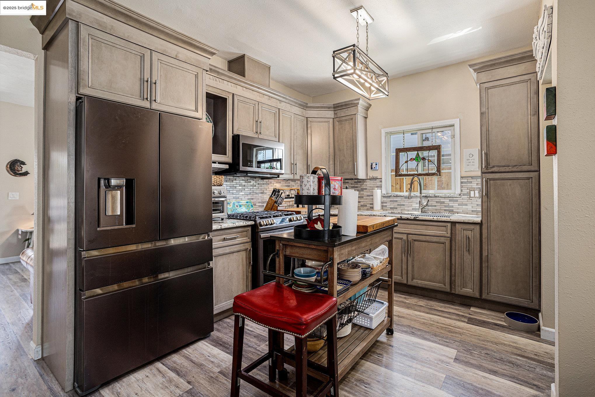 Detail Gallery Image 13 of 30 For 710 D St, Antioch,  CA 94509 - 3 Beds | 2 Baths