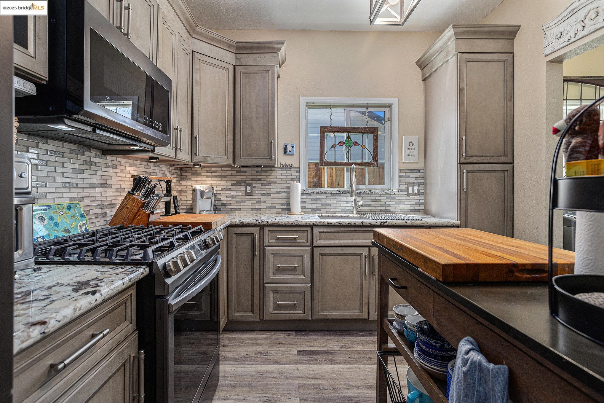 Detail Gallery Image 14 of 30 For 710 D St, Antioch,  CA 94509 - 3 Beds | 2 Baths