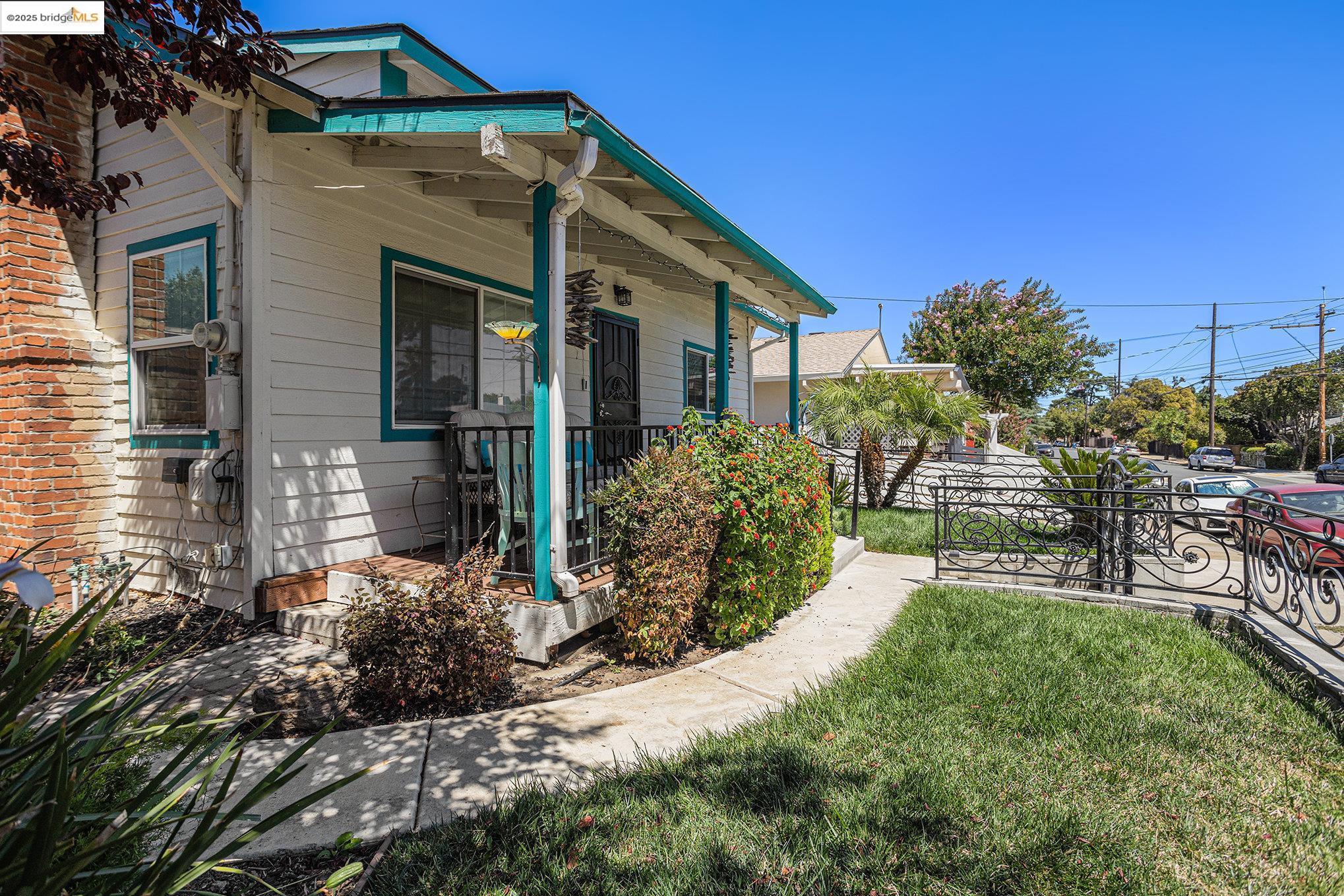Detail Gallery Image 6 of 30 For 710 D St, Antioch,  CA 94509 - 3 Beds | 2 Baths