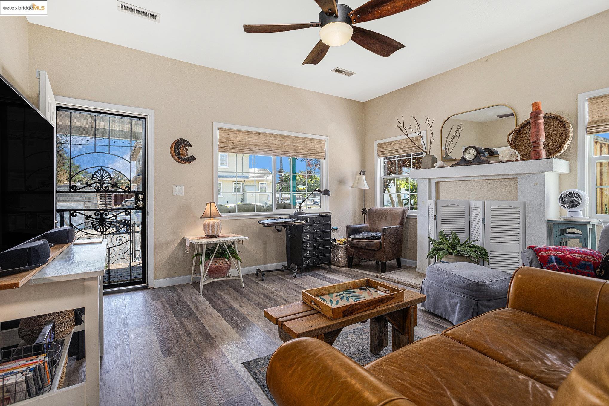 Detail Gallery Image 10 of 30 For 710 D St, Antioch,  CA 94509 - 3 Beds | 2 Baths
