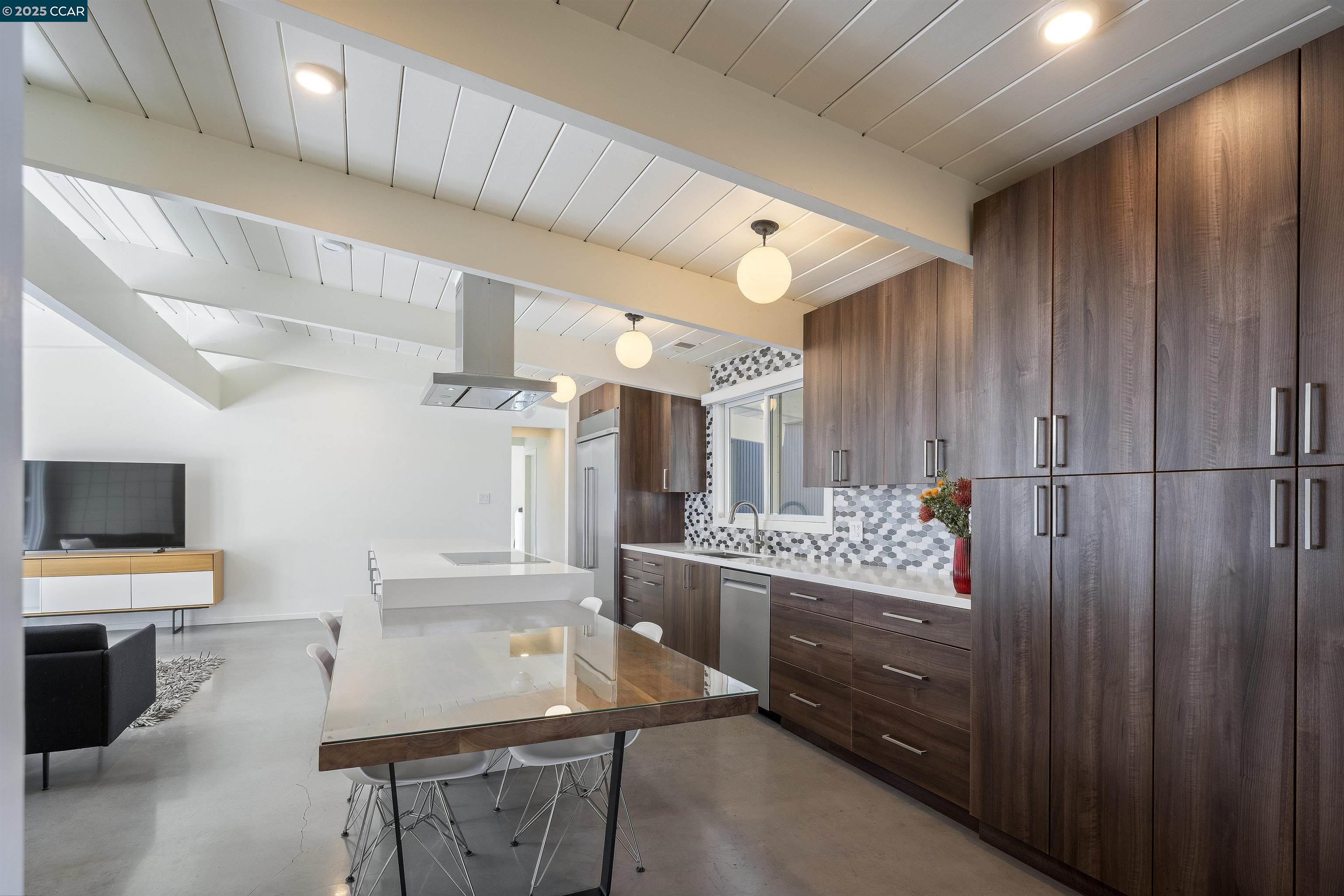 Detail Gallery Image 12 of 45 For 231 Los Cerros Ave, Walnut Creek,  CA 94598 - 3 Beds | 2 Baths