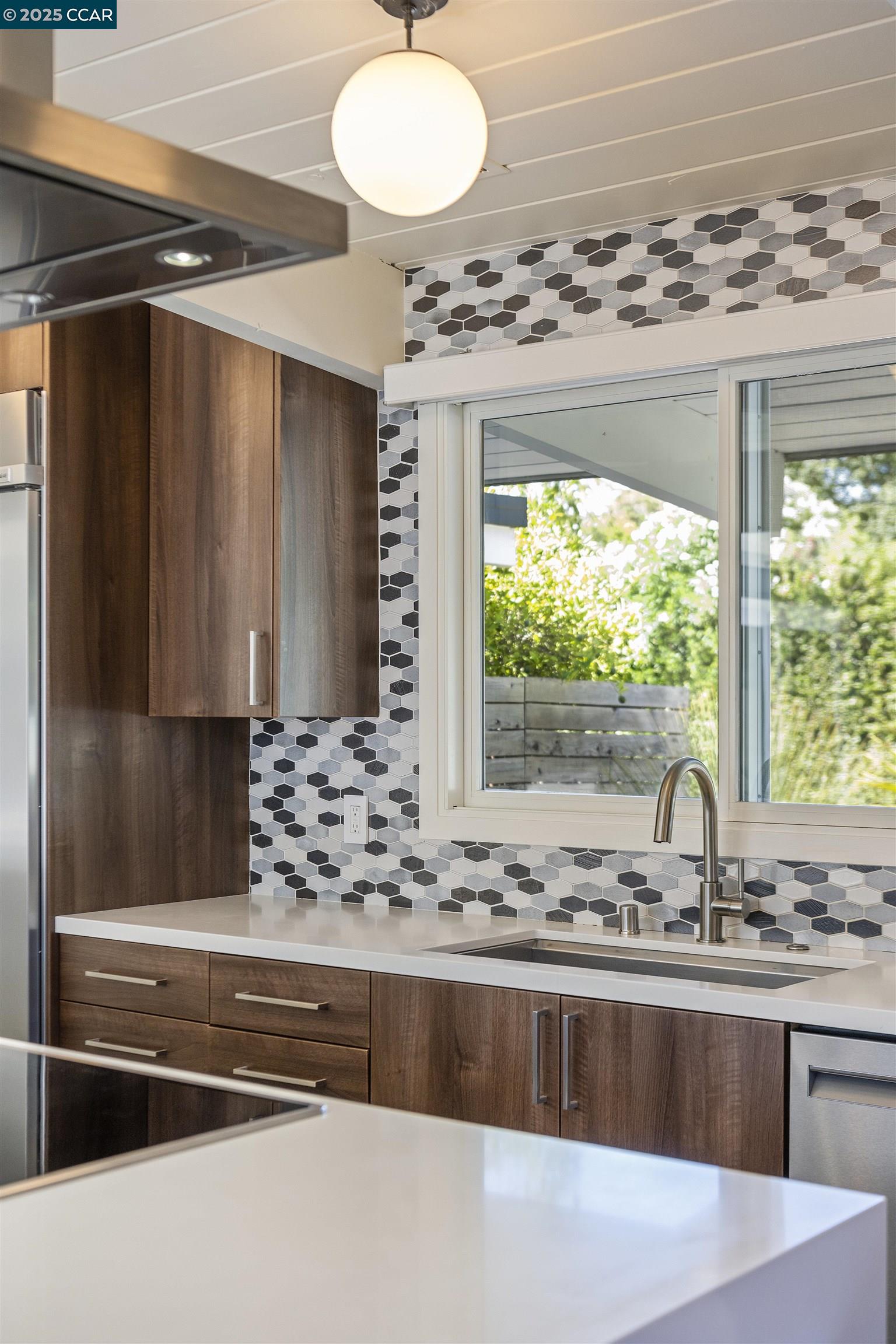 Detail Gallery Image 13 of 45 For 231 Los Cerros Ave, Walnut Creek,  CA 94598 - 3 Beds | 2 Baths
