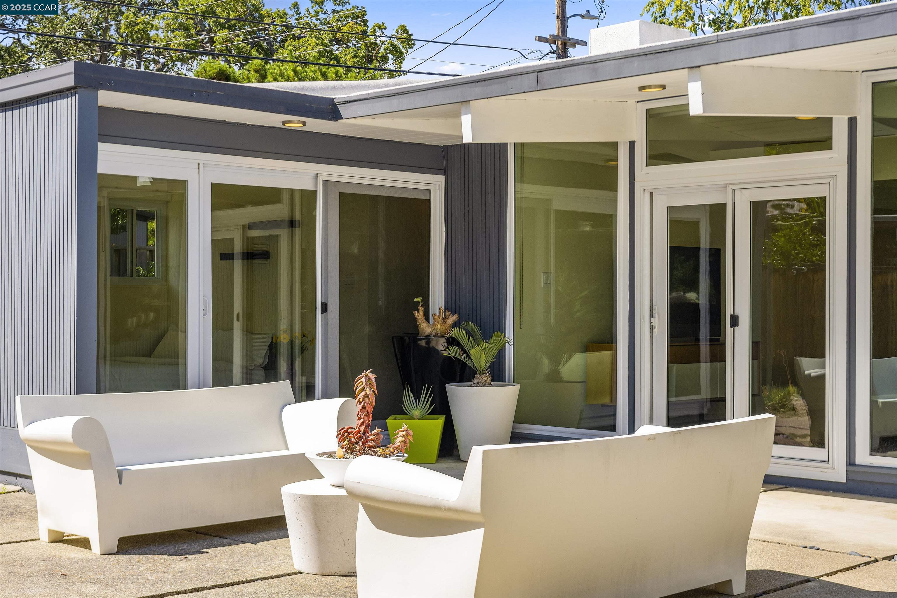 Detail Gallery Image 32 of 45 For 231 Los Cerros Ave, Walnut Creek,  CA 94598 - 3 Beds | 2 Baths