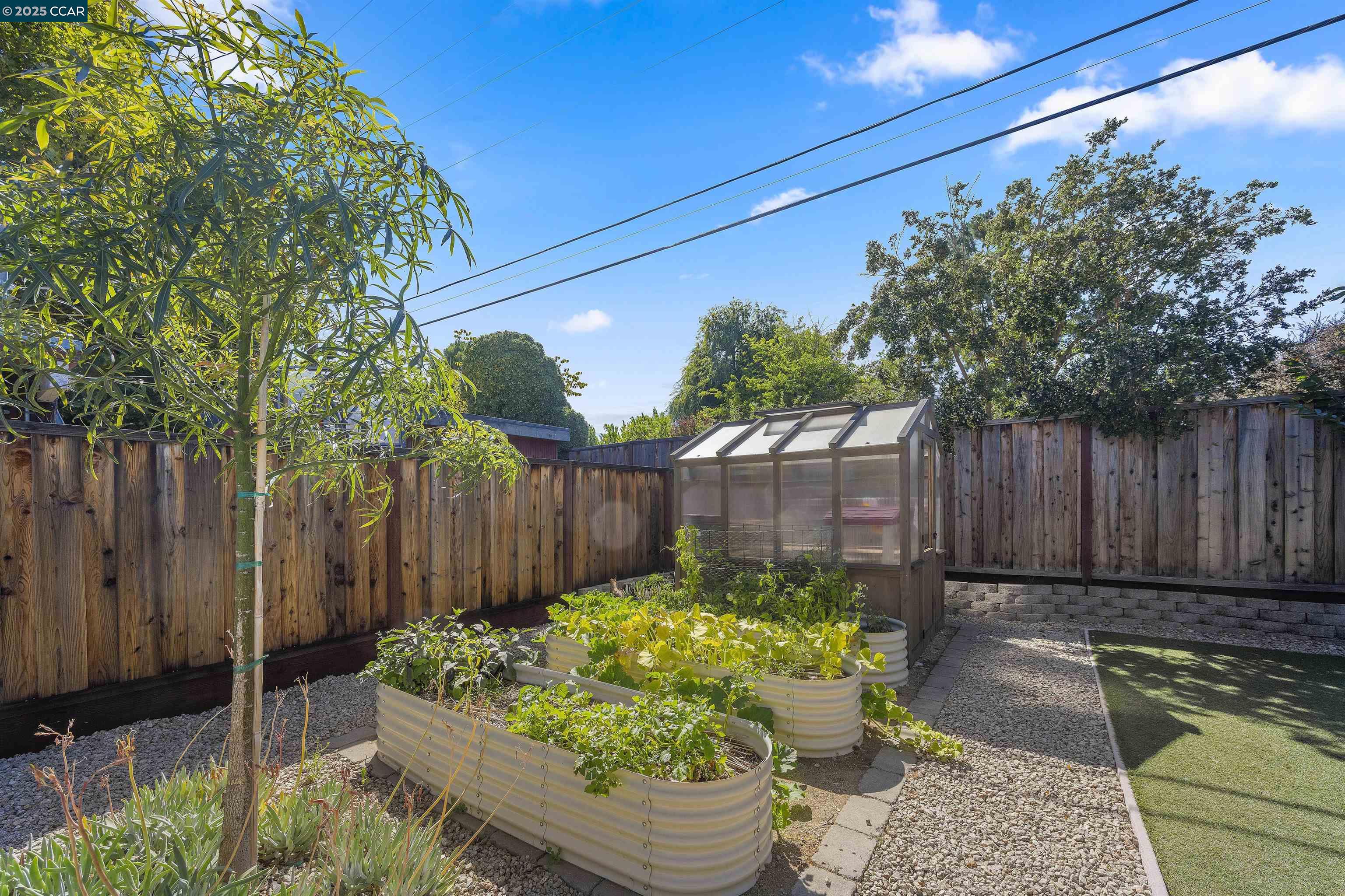 Detail Gallery Image 37 of 45 For 231 Los Cerros Ave, Walnut Creek,  CA 94598 - 3 Beds | 2 Baths