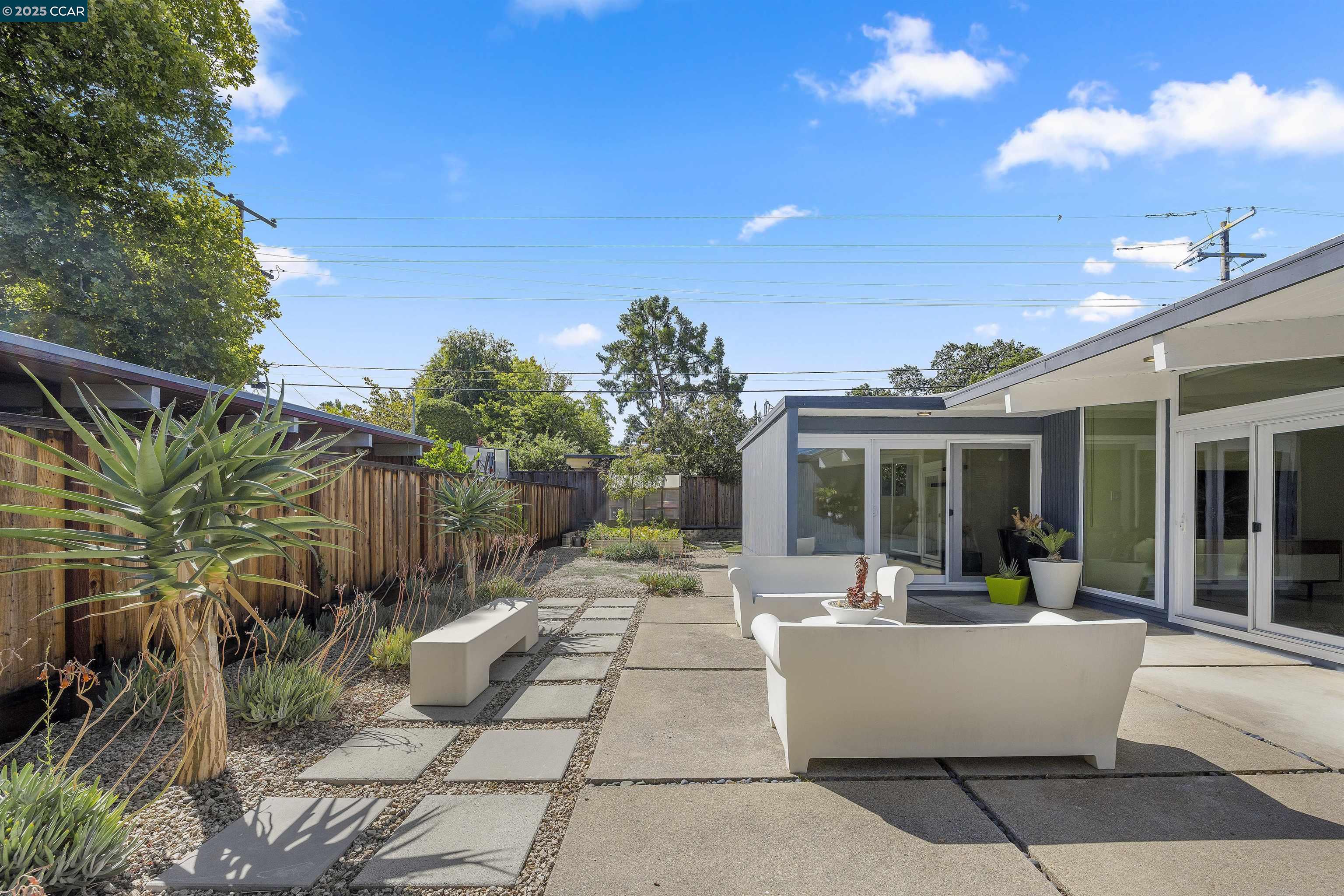 Detail Gallery Image 39 of 45 For 231 Los Cerros Ave, Walnut Creek,  CA 94598 - 3 Beds | 2 Baths
