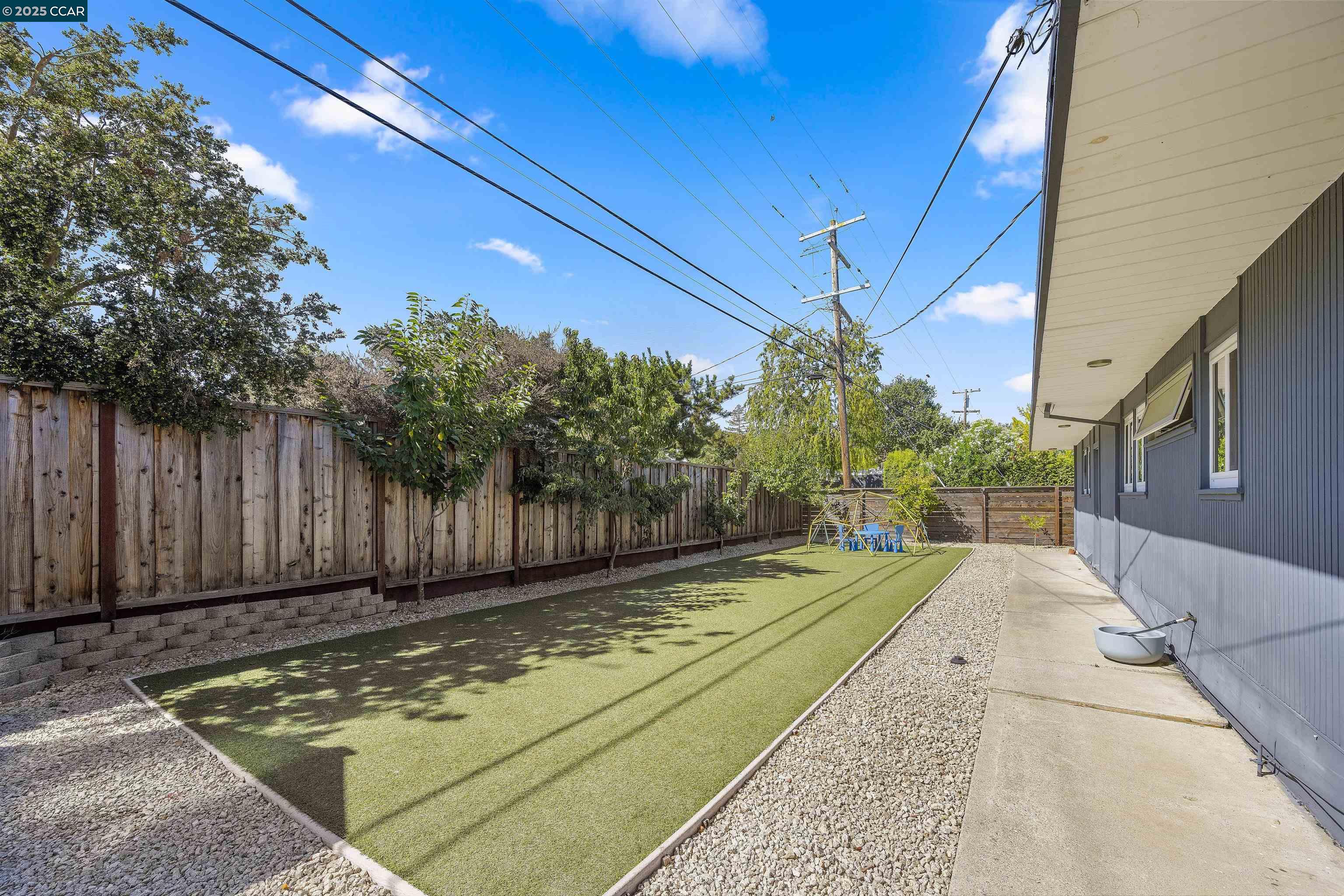 Detail Gallery Image 40 of 45 For 231 Los Cerros Ave, Walnut Creek,  CA 94598 - 3 Beds | 2 Baths