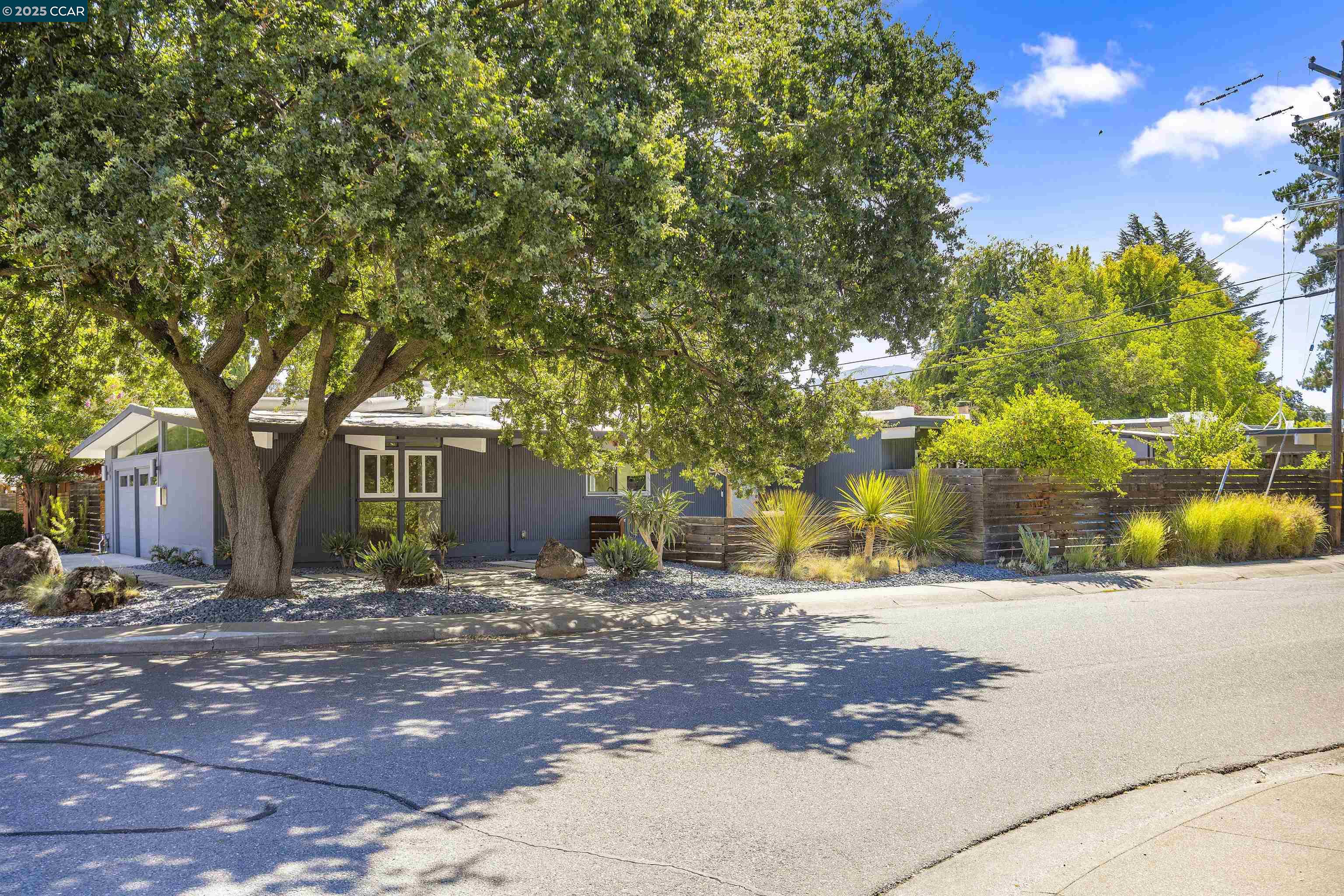Detail Gallery Image 45 of 45 For 231 Los Cerros Ave, Walnut Creek,  CA 94598 - 3 Beds | 2 Baths