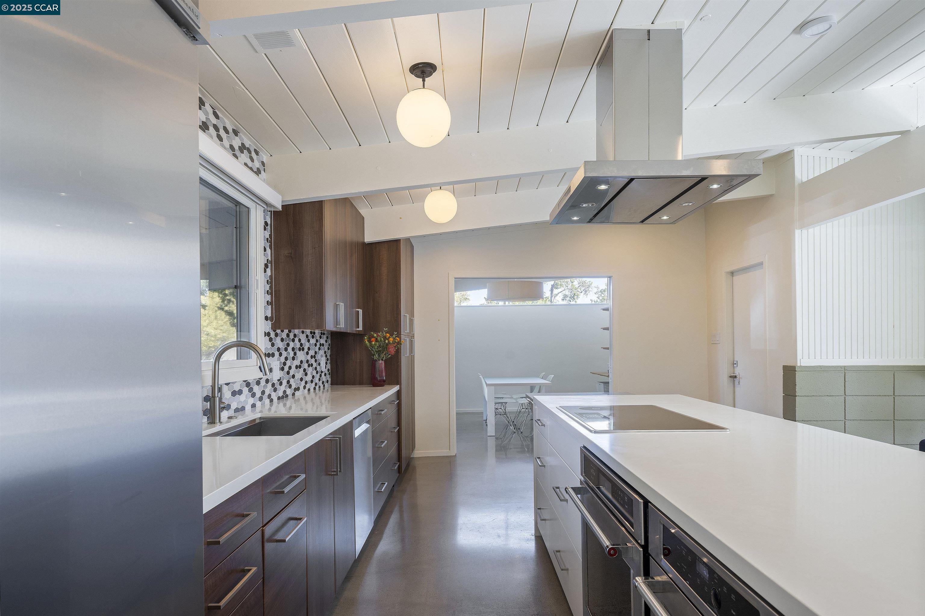 Detail Gallery Image 9 of 45 For 231 Los Cerros Ave, Walnut Creek,  CA 94598 - 3 Beds | 2 Baths