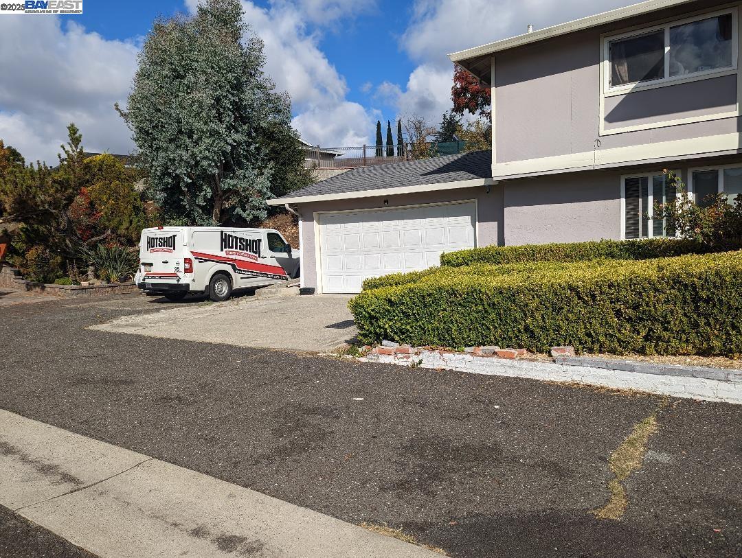Detail Gallery Image 2 of 19 For 208 Appian Way, Union City,  CA 94587 - 4 Beds | 2 Baths