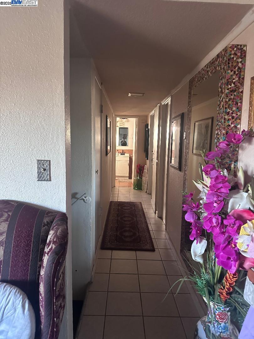 Detail Gallery Image 6 of 19 For 208 Appian Way, Union City,  CA 94587 - 4 Beds | 2 Baths
