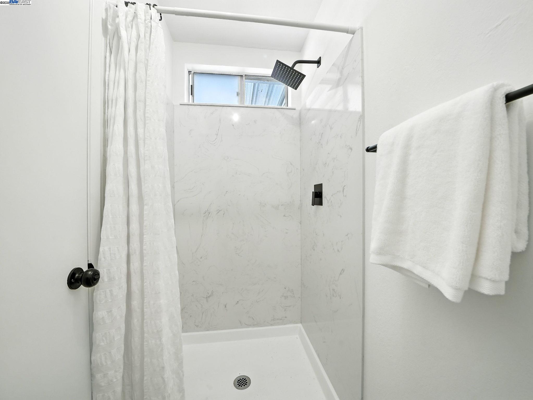 Detail Gallery Image 18 of 27 For 2510 Kirkwood Dr, Hayward,  CA 94545 - 4 Beds | 2 Baths