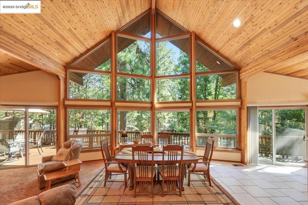Detail Gallery Image 1 of 50 For 17061 Broken Pine Rd, Sonora,  CA 95370 - 3 Beds | 3 Baths