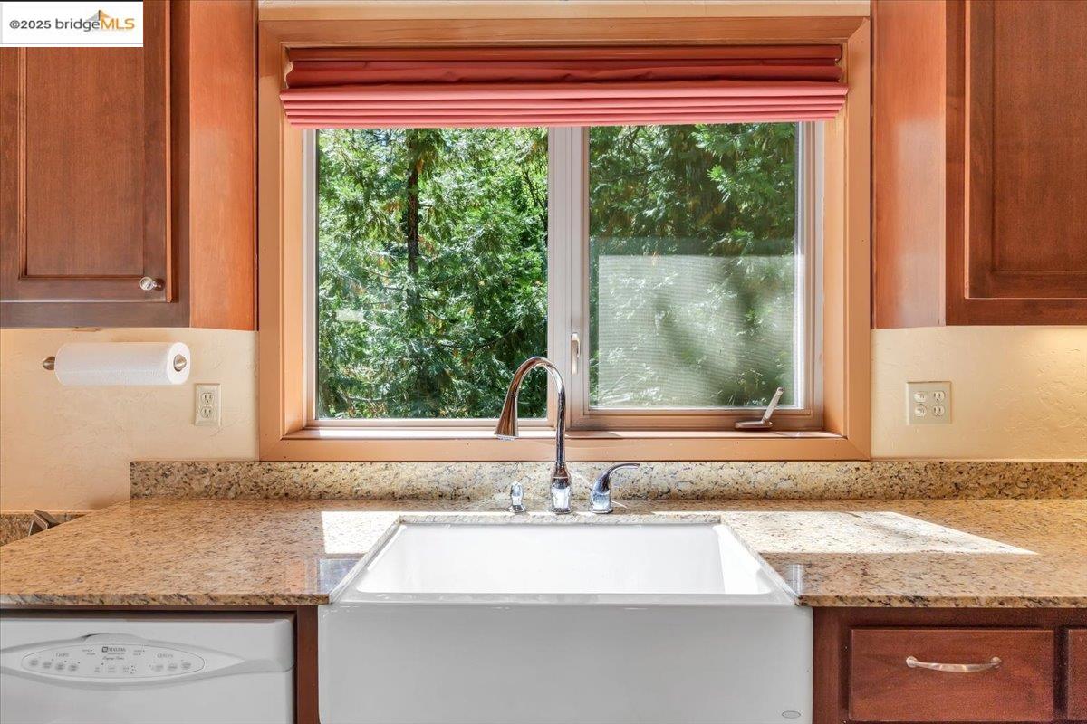 Detail Gallery Image 14 of 50 For 17061 Broken Pine Rd, Sonora,  CA 95370 - 3 Beds | 3 Baths