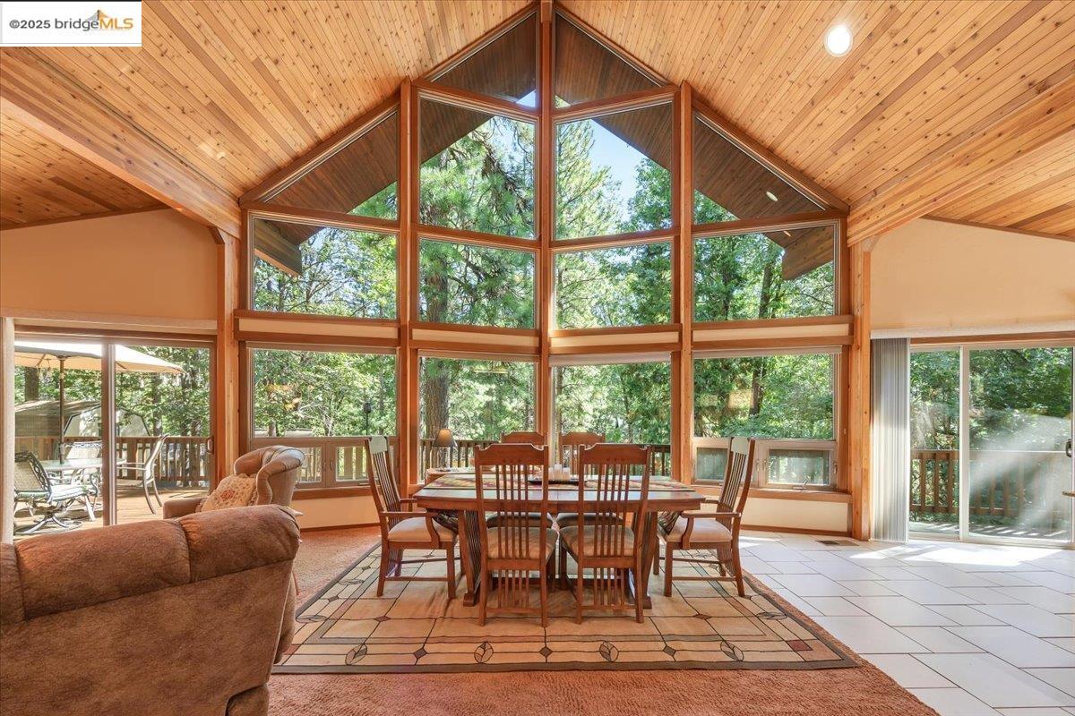 Detail Gallery Image 5 of 50 For 17061 Broken Pine Rd, Sonora,  CA 95370 - 3 Beds | 3 Baths