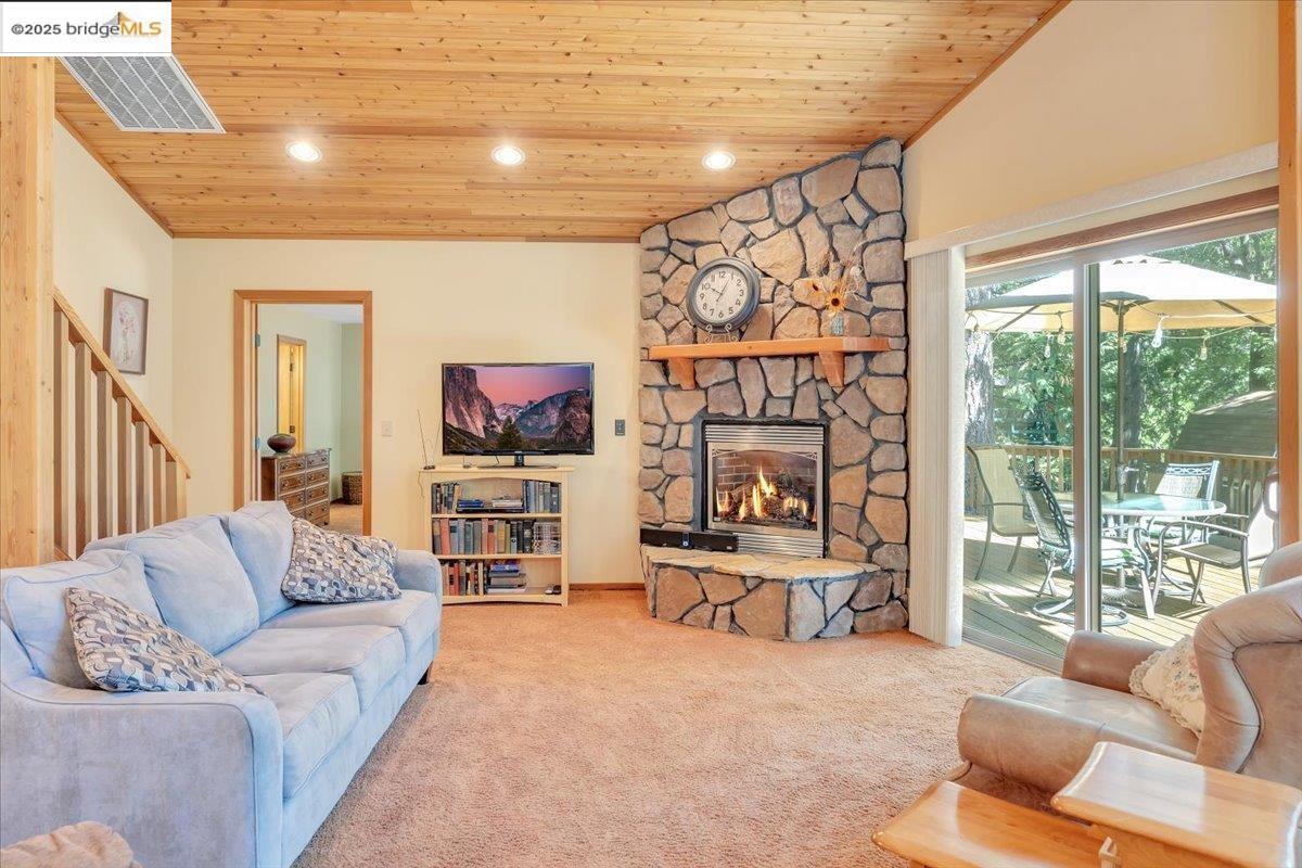 Detail Gallery Image 7 of 50 For 17061 Broken Pine Rd, Sonora,  CA 95370 - 3 Beds | 3 Baths