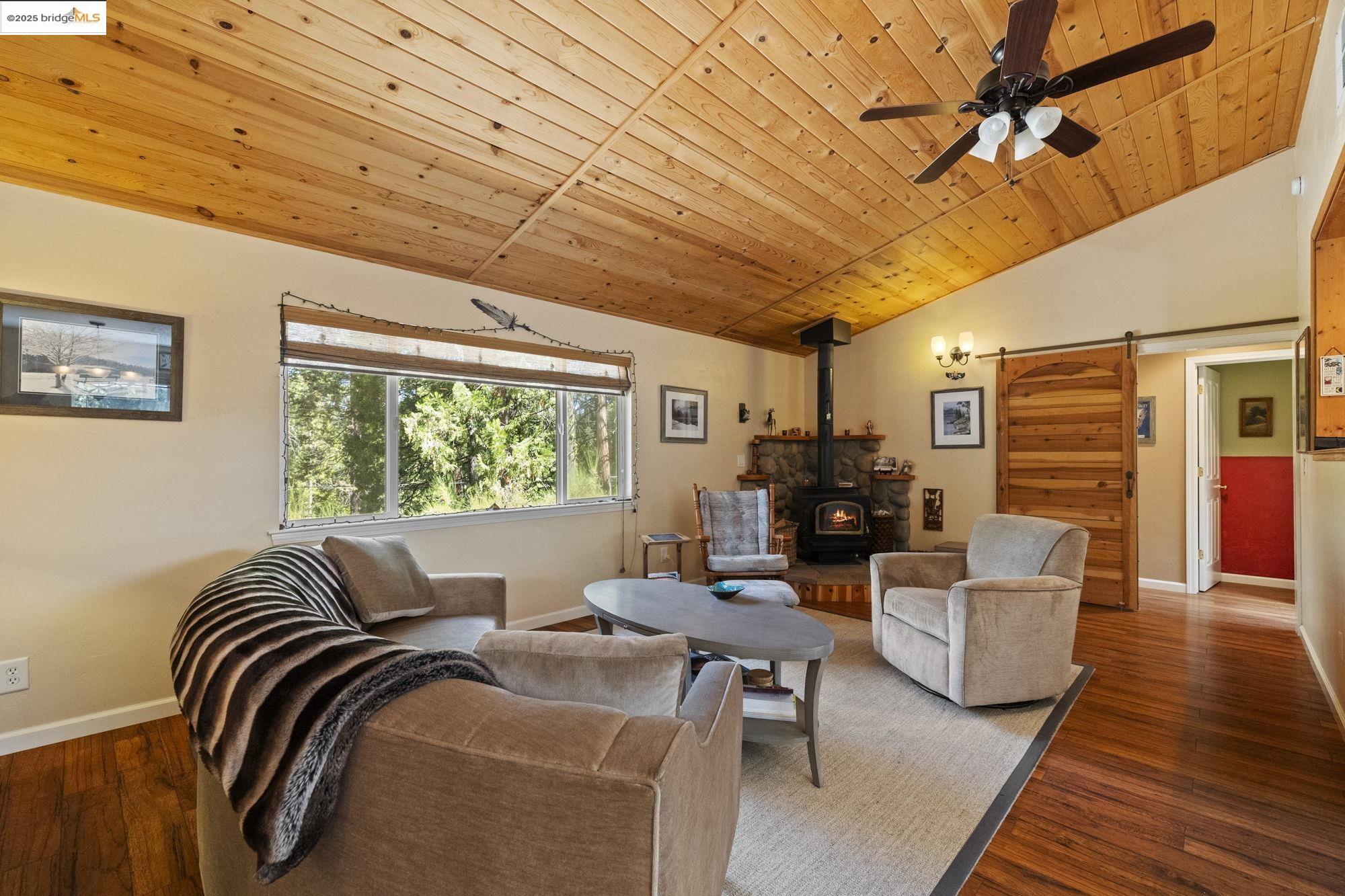 Detail Gallery Image 2 of 37 For 22699 Tamarack Dr, Twain Harte,  CA 95383 - 3 Beds | 2 Baths
