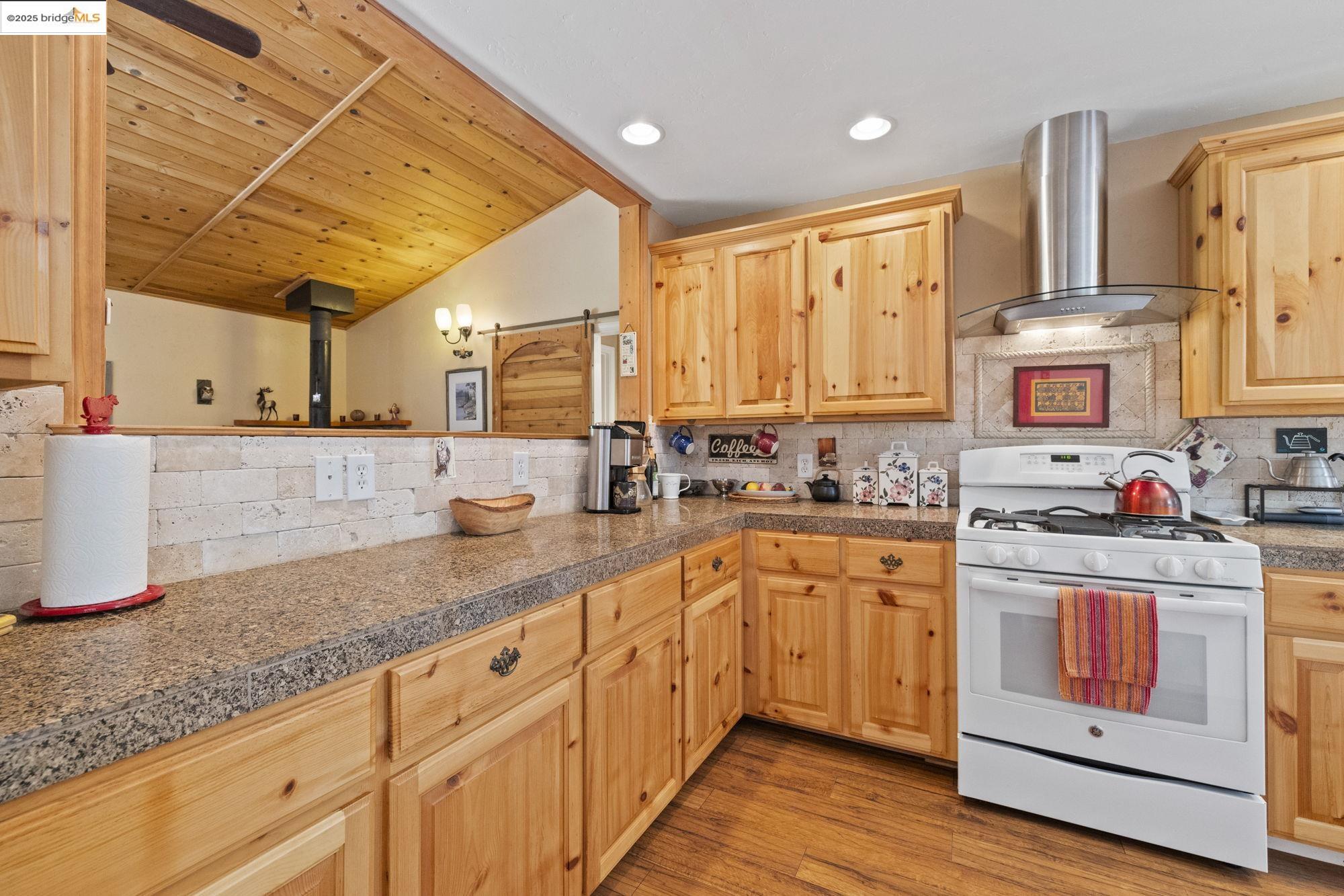 Detail Gallery Image 11 of 37 For 22699 Tamarack Dr, Twain Harte,  CA 95383 - 3 Beds | 2 Baths