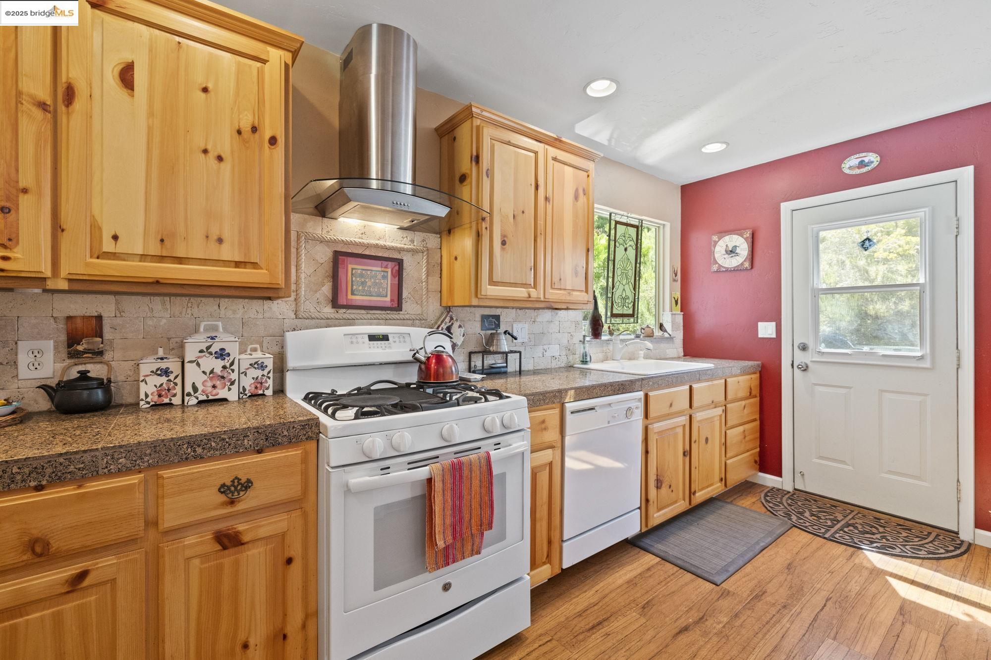 Detail Gallery Image 12 of 37 For 22699 Tamarack Dr, Twain Harte,  CA 95383 - 3 Beds | 2 Baths