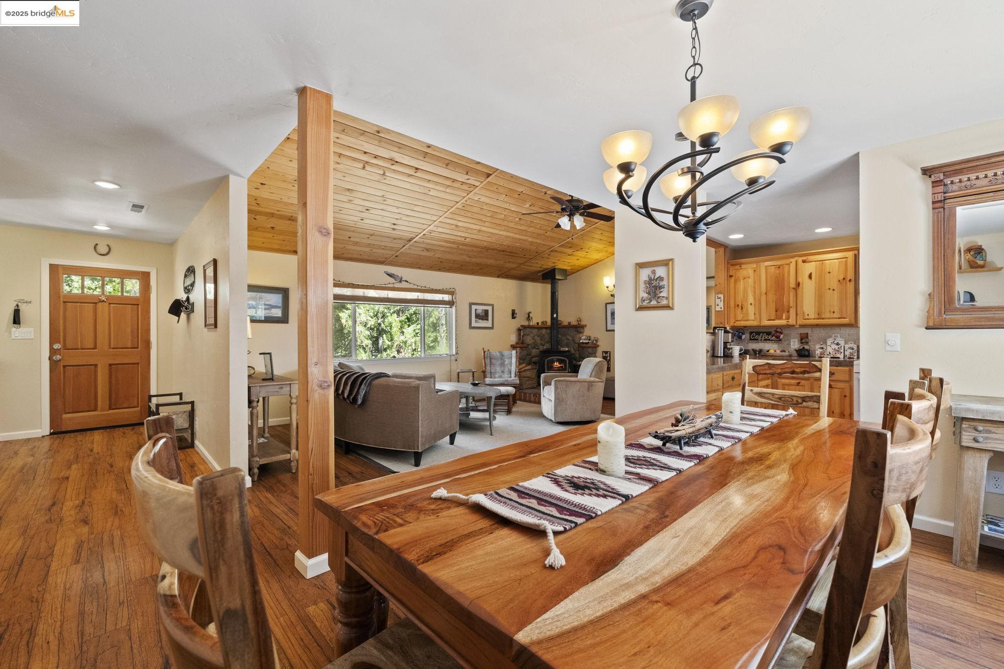 Detail Gallery Image 3 of 37 For 22699 Tamarack Dr, Twain Harte,  CA 95383 - 3 Beds | 2 Baths