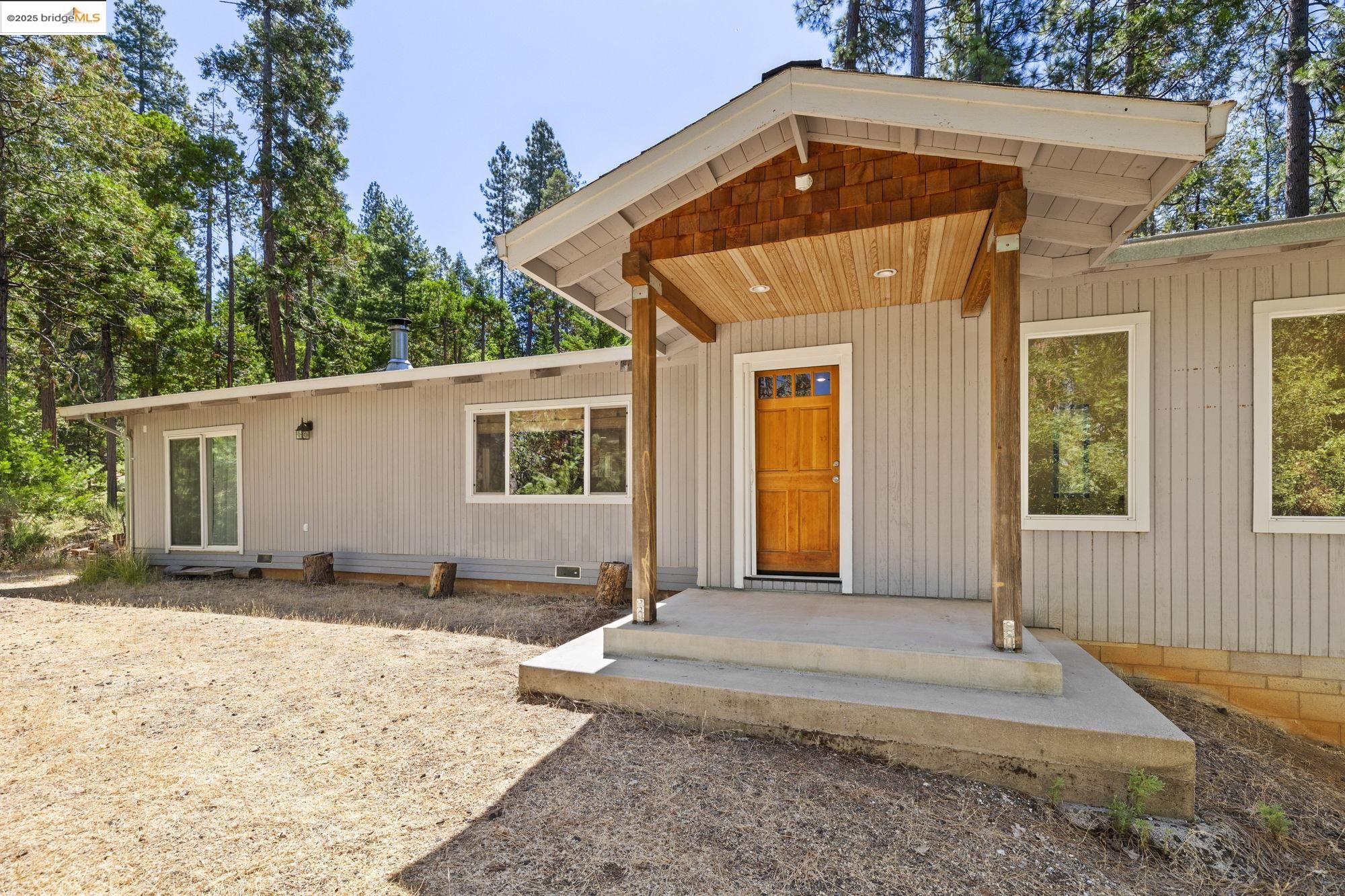 Detail Gallery Image 5 of 37 For 22699 Tamarack Dr, Twain Harte,  CA 95383 - 3 Beds | 2 Baths