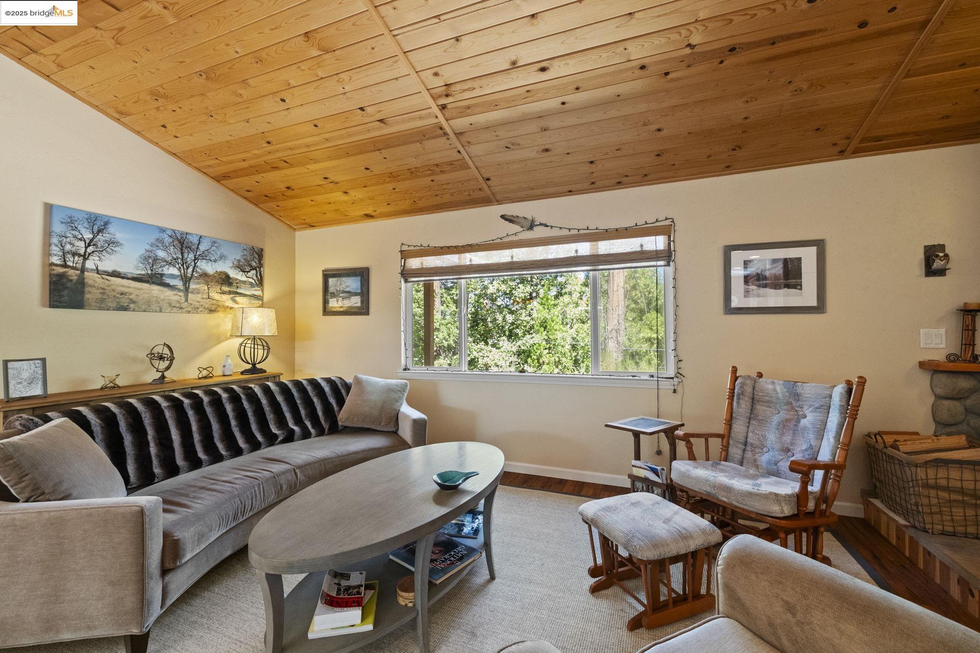 Detail Gallery Image 7 of 37 For 22699 Tamarack Dr, Twain Harte,  CA 95383 - 3 Beds | 2 Baths