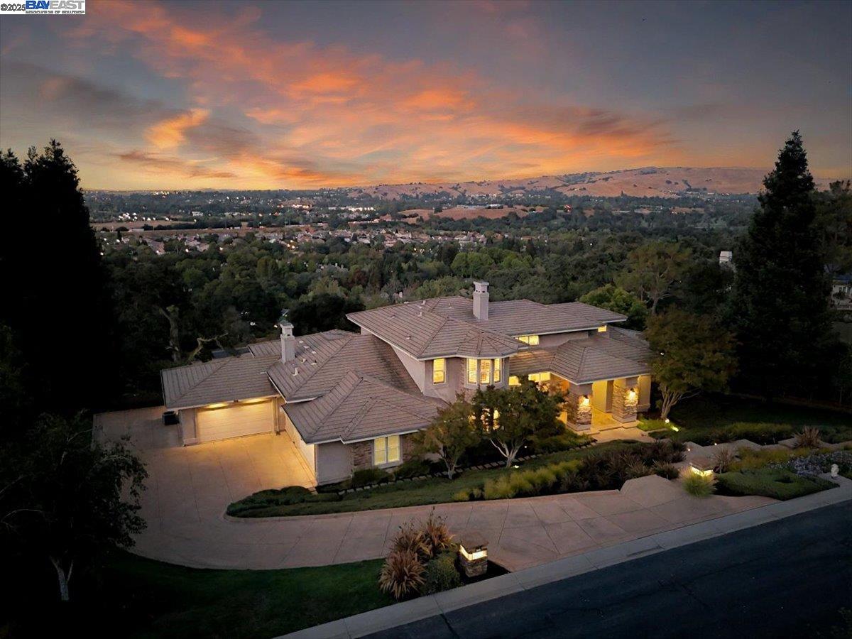 Detail Gallery Image 3 of 60 For 2109 Black Oak Ct, Pleasanton,  CA 94588 - 5 Beds | 5/1 Baths