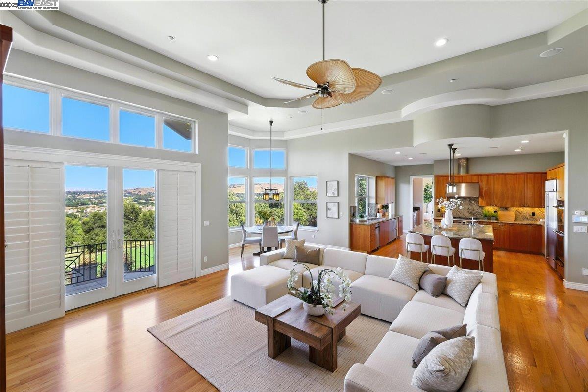 Detail Gallery Image 22 of 60 For 2109 Black Oak Ct, Pleasanton,  CA 94588 - 5 Beds | 5/1 Baths