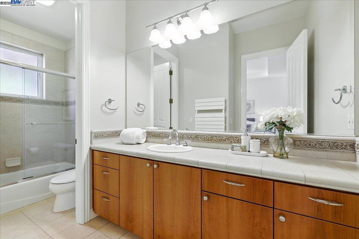 Detail Gallery Image 25 of 60 For 2109 Black Oak Ct, Pleasanton,  CA 94588 - 5 Beds | 5/1 Baths