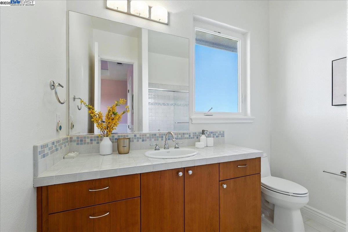 Detail Gallery Image 39 of 60 For 2109 Black Oak Ct, Pleasanton,  CA 94588 - 5 Beds | 5/1 Baths