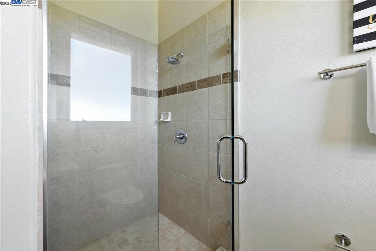 Detail Gallery Image 44 of 60 For 2109 Black Oak Ct, Pleasanton,  CA 94588 - 5 Beds | 5/1 Baths