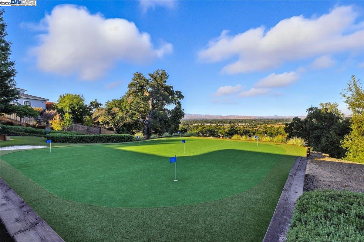 Detail Gallery Image 51 of 60 For 2109 Black Oak Ct, Pleasanton,  CA 94588 - 5 Beds | 5/1 Baths