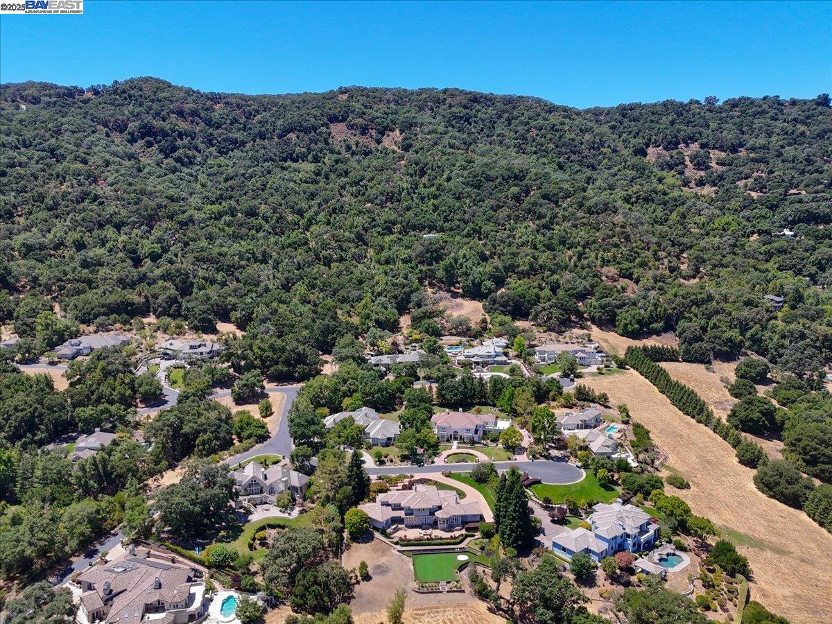 Detail Gallery Image 58 of 60 For 2109 Black Oak Ct, Pleasanton,  CA 94588 - 5 Beds | 5/1 Baths