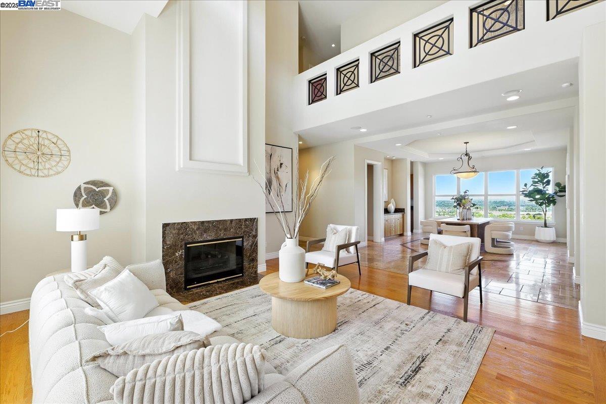 Detail Gallery Image 8 of 60 For 2109 Black Oak Ct, Pleasanton,  CA 94588 - 5 Beds | 5/1 Baths