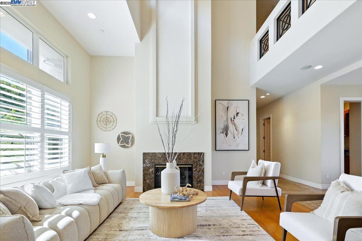 Detail Gallery Image 9 of 60 For 2109 Black Oak Ct, Pleasanton,  CA 94588 - 5 Beds | 5/1 Baths