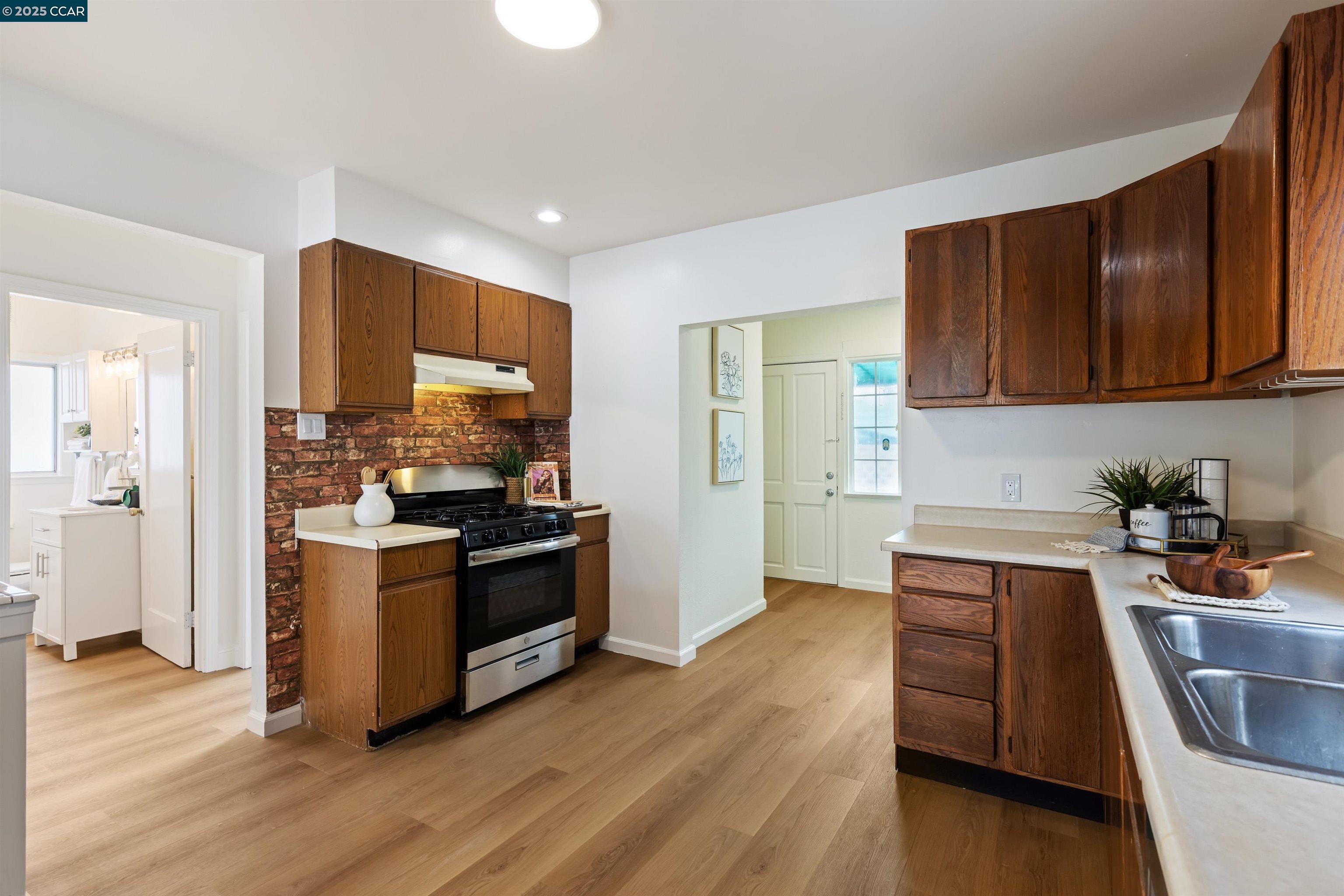 Detail Gallery Image 12 of 43 For 263 Rhine St, Daly City,  CA 94014 - 3 Beds | 2 Baths