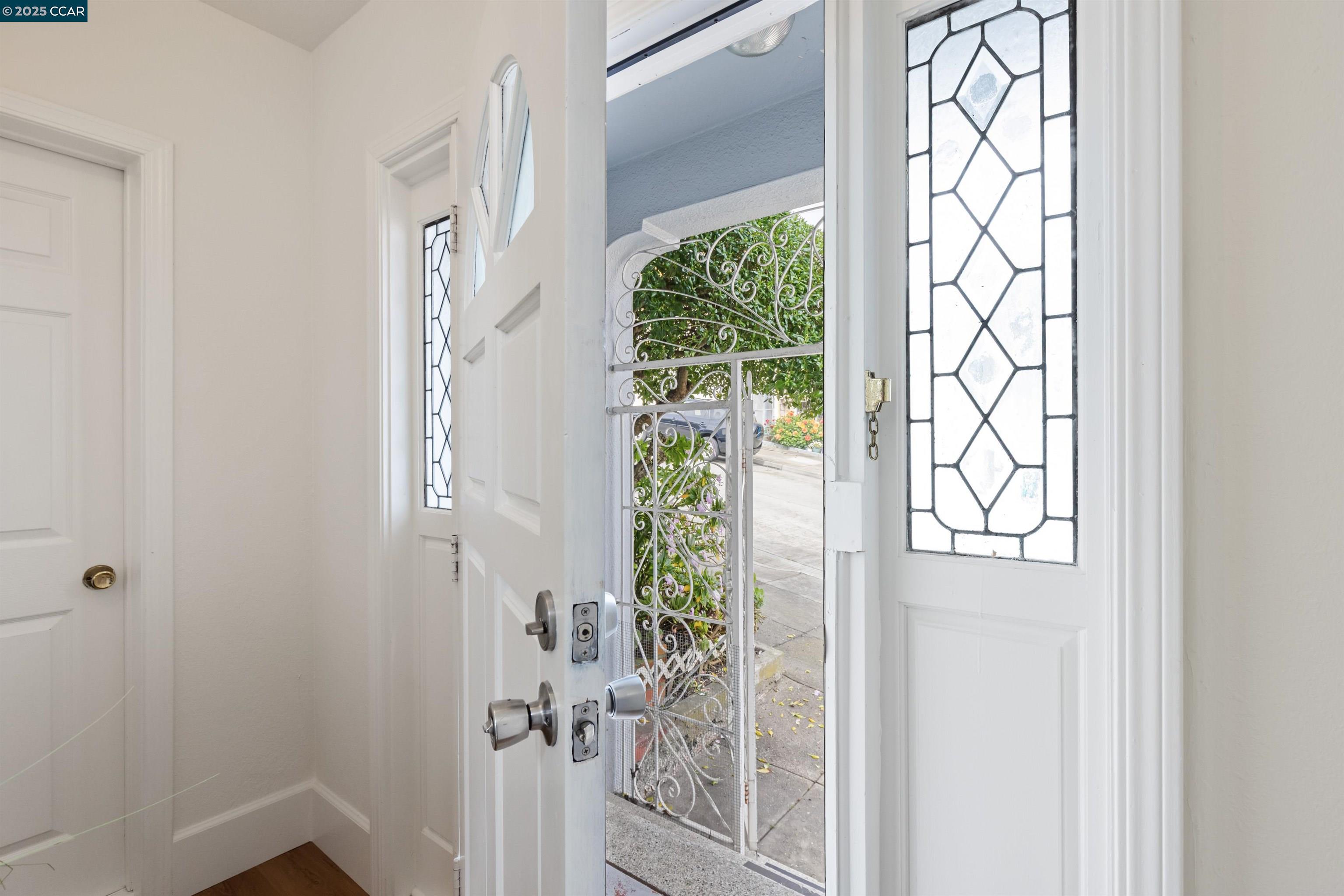 Detail Gallery Image 3 of 43 For 263 Rhine St, Daly City,  CA 94014 - 3 Beds | 2 Baths