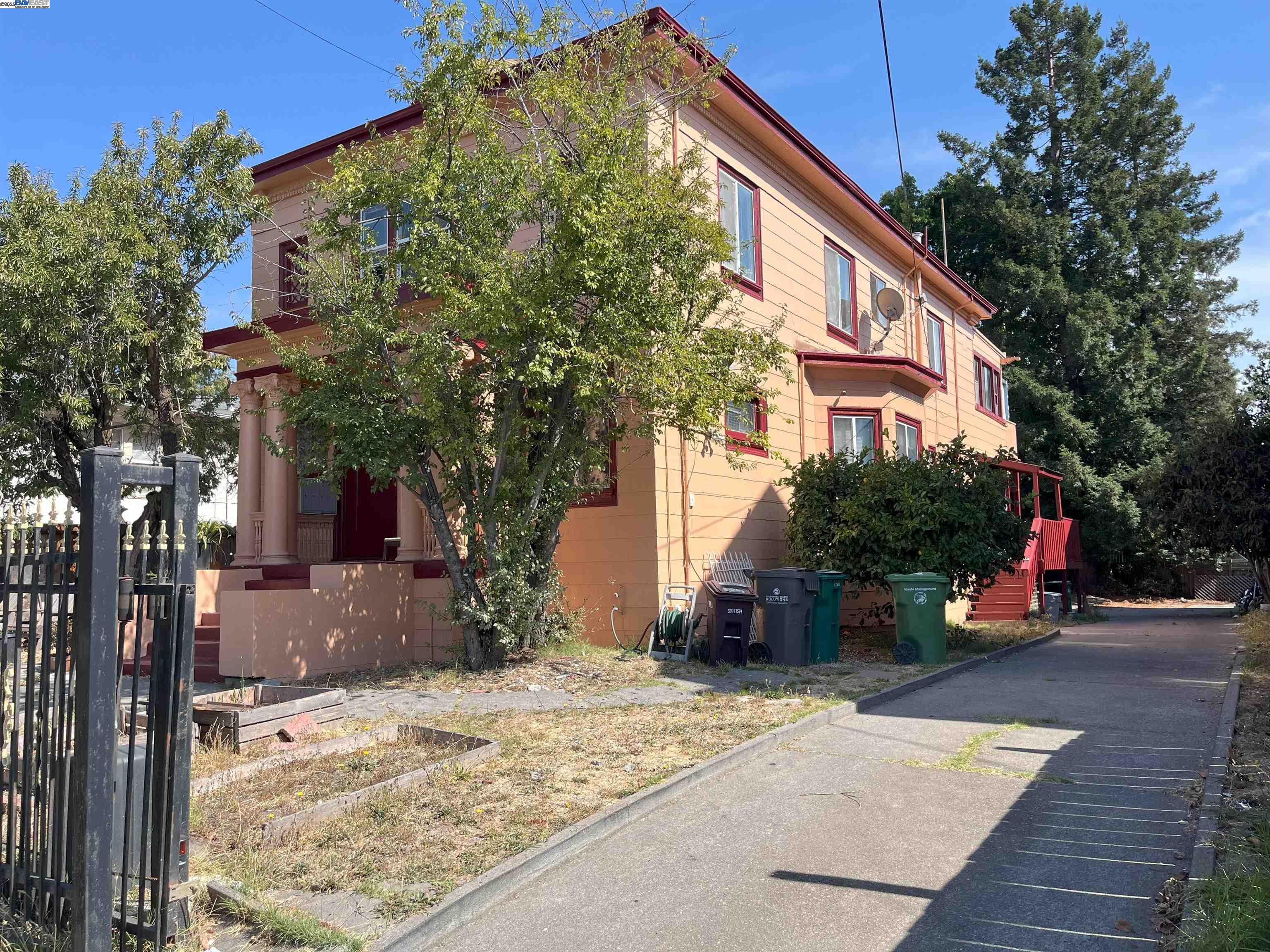 Detail Gallery Image 2 of 28 For 2324 9th Ave, Oakland,  CA 94606 - – Beds | – Baths