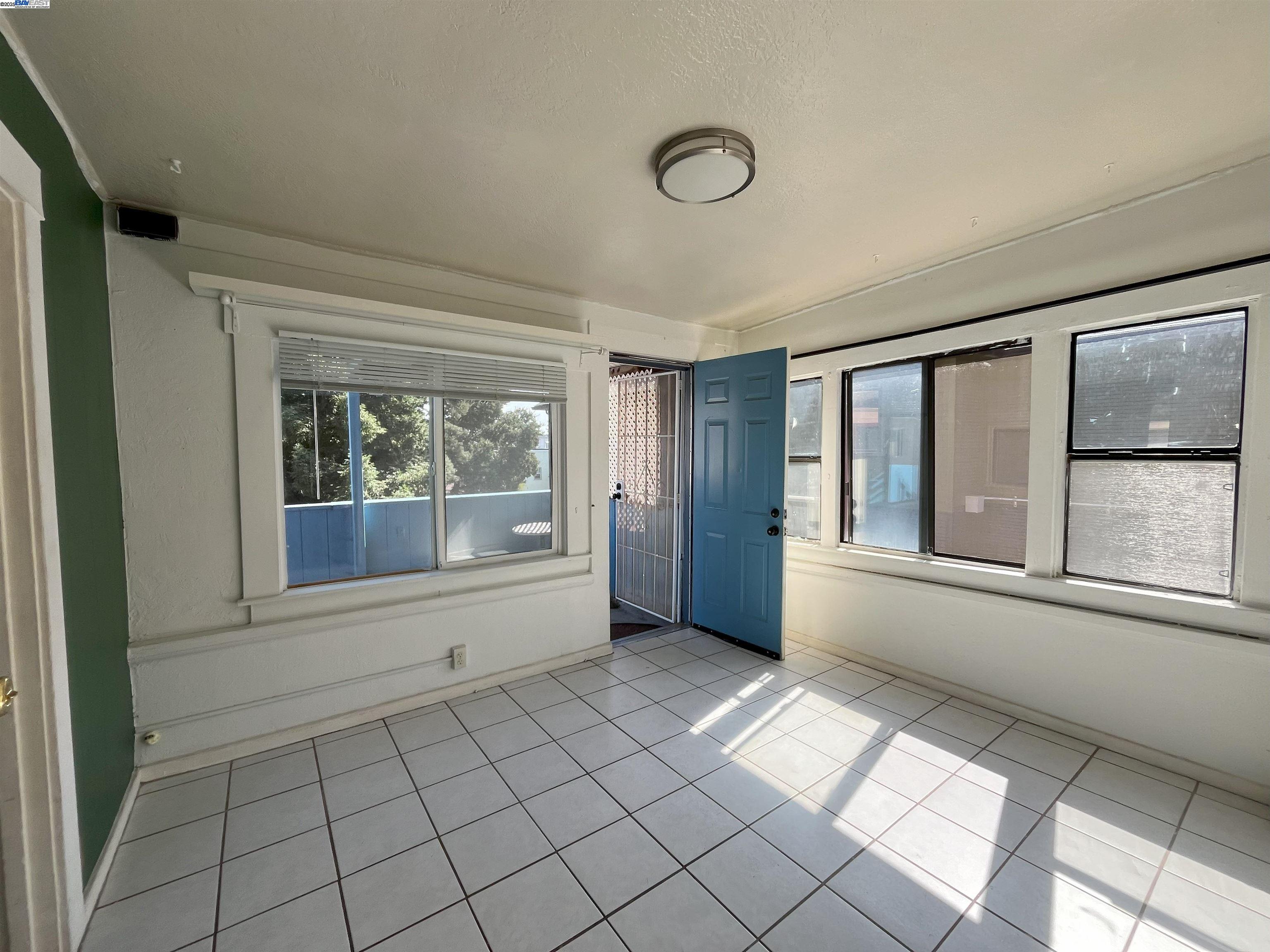Detail Gallery Image 17 of 28 For 2324 9th Ave, Oakland,  CA 94606 - – Beds | – Baths