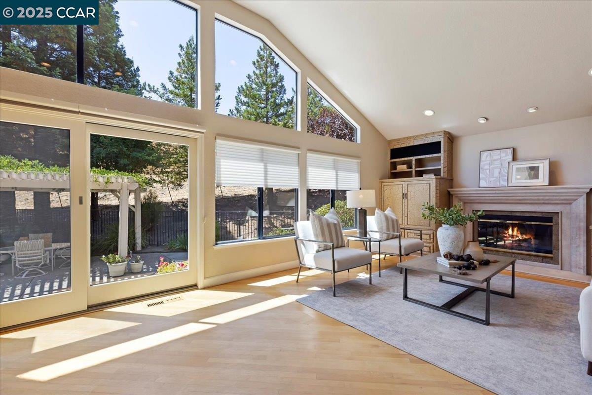 Detail Gallery Image 14 of 60 For 4101 Fox Creek Ct, Danville,  CA 94506-5864 - 5 Beds | 2/1 Baths