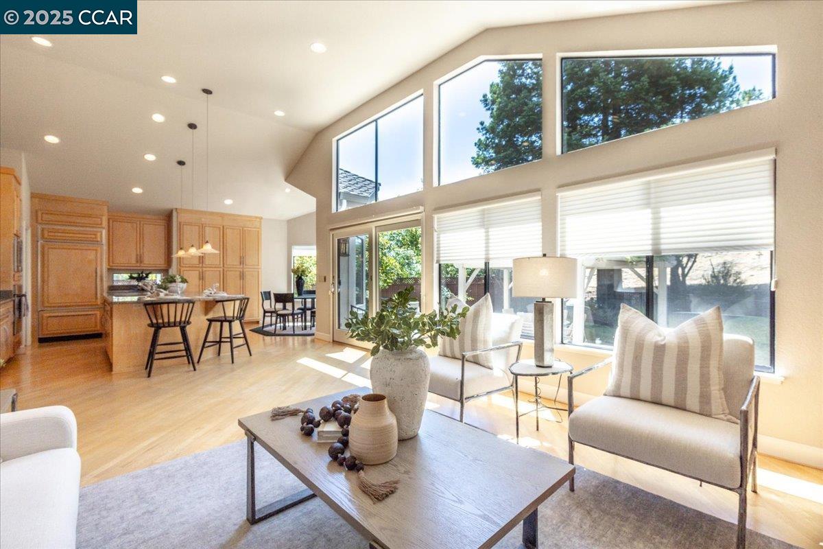 Detail Gallery Image 16 of 60 For 4101 Fox Creek Ct, Danville,  CA 94506-5864 - 5 Beds | 2/1 Baths